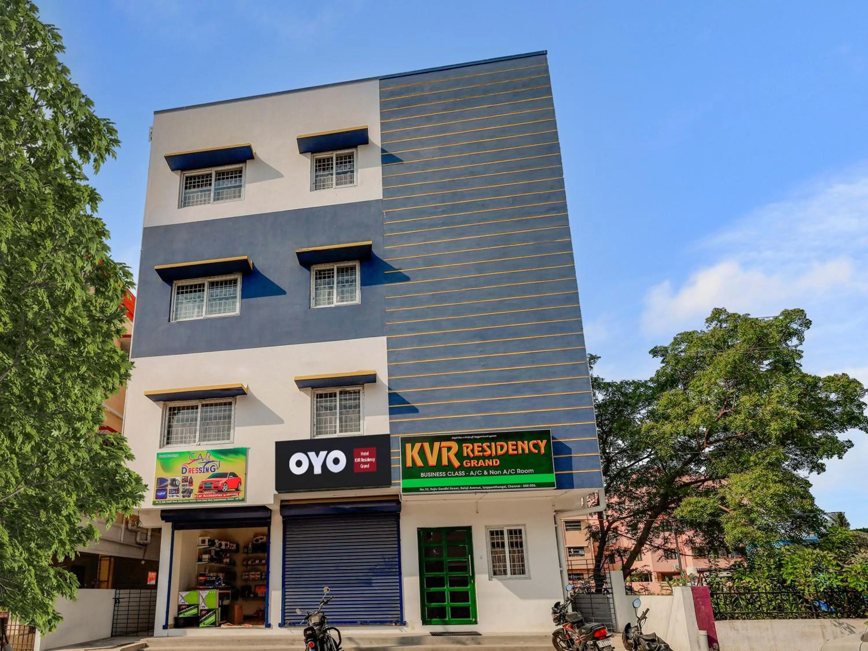 Facade/entrance in Hotel O by OYO RESIDENCY GRAND