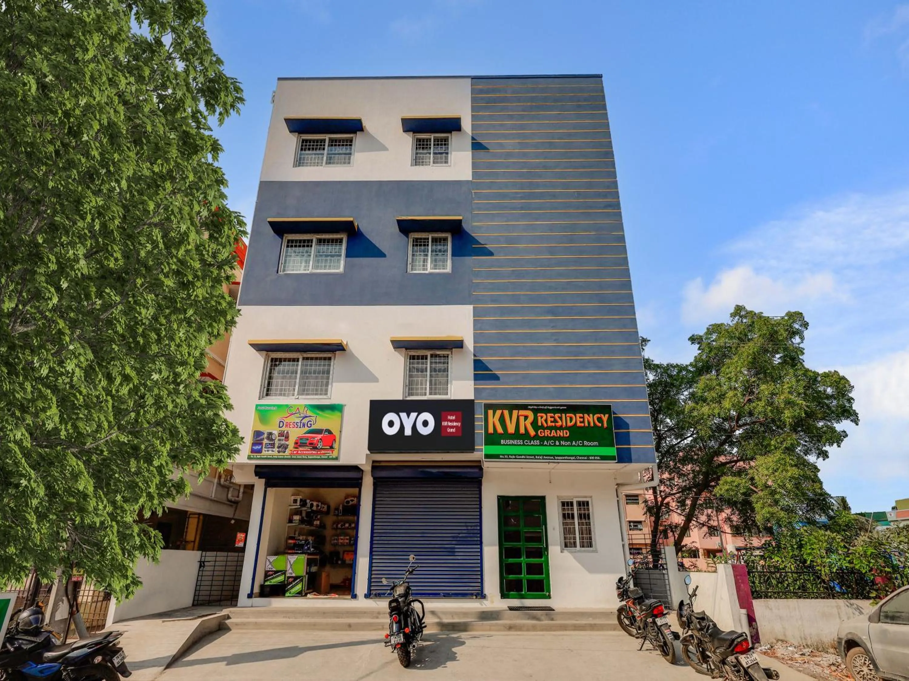 Facade/entrance in Hotel O by OYO RESIDENCY GRAND