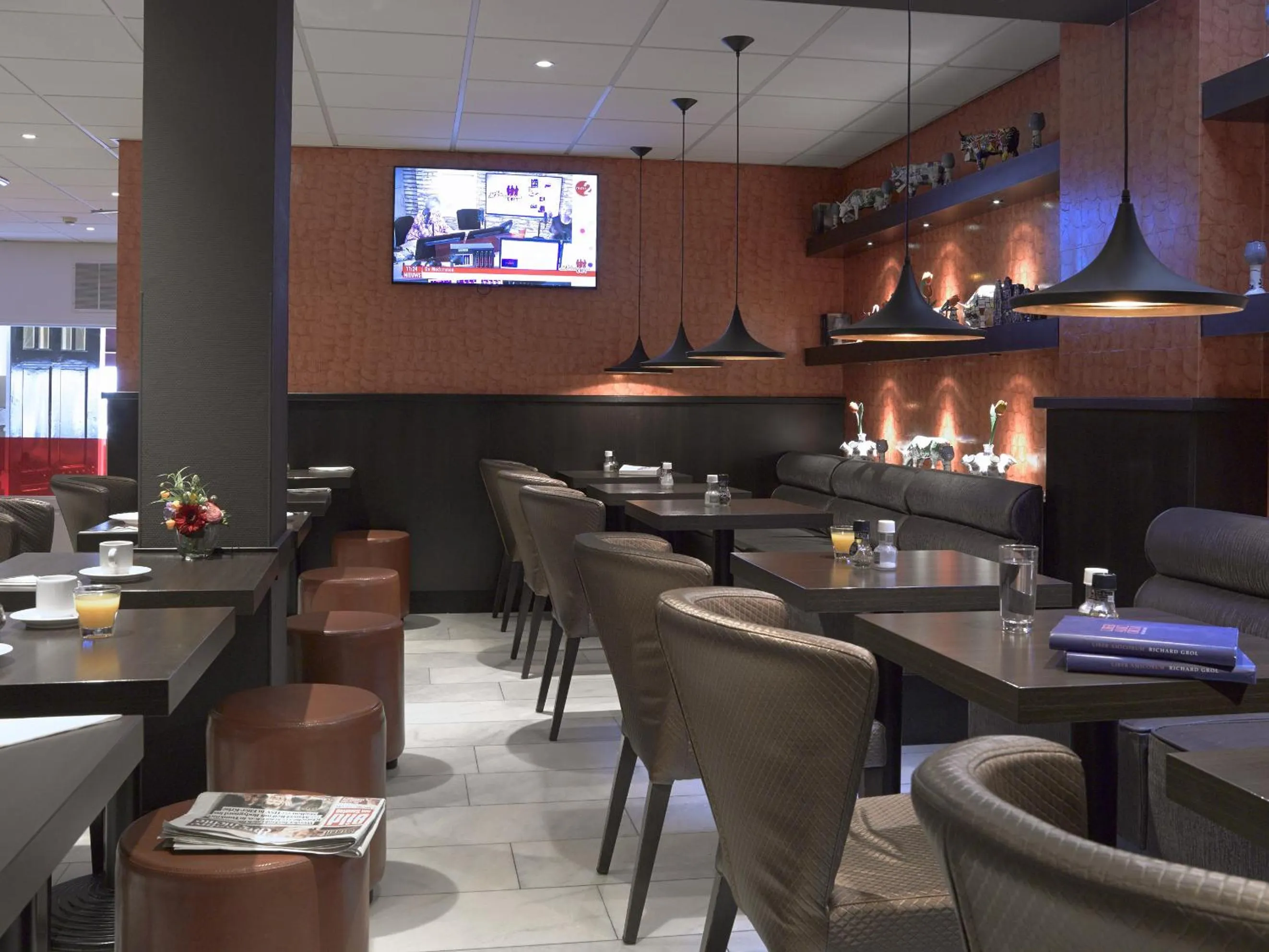 Restaurant/places to eat in Mozart Hotel