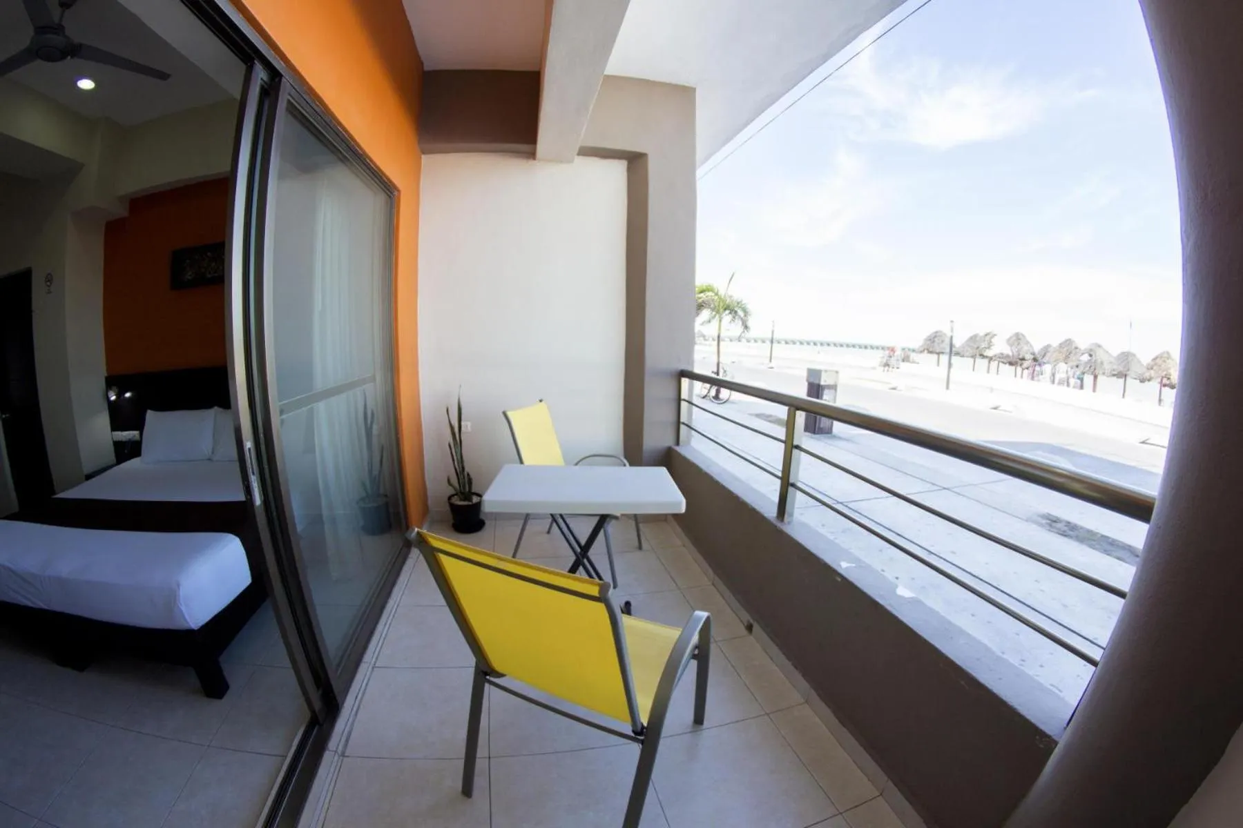 Hotel & Suites Domani