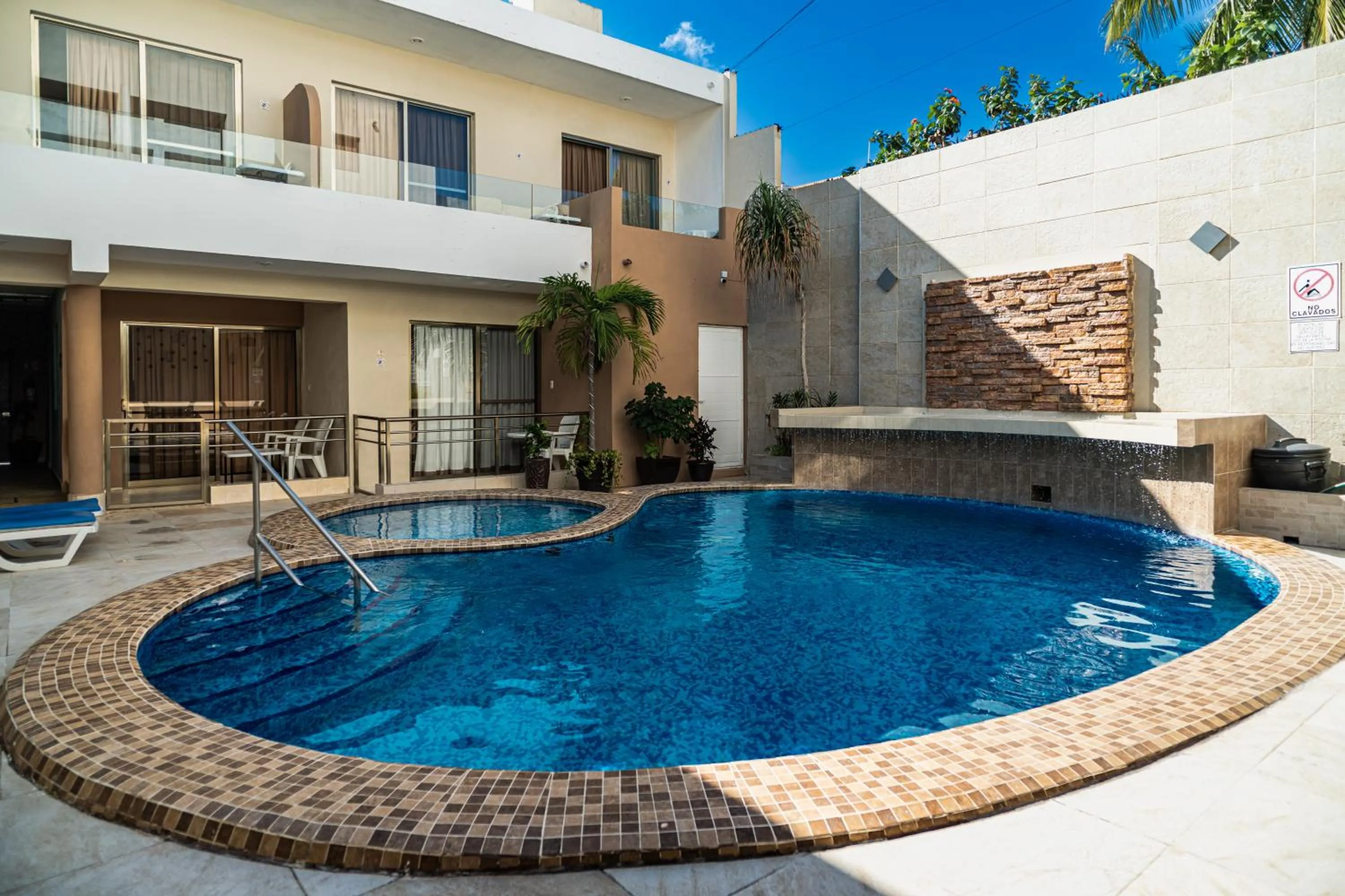 Swimming pool in Hotel & Suites Domani