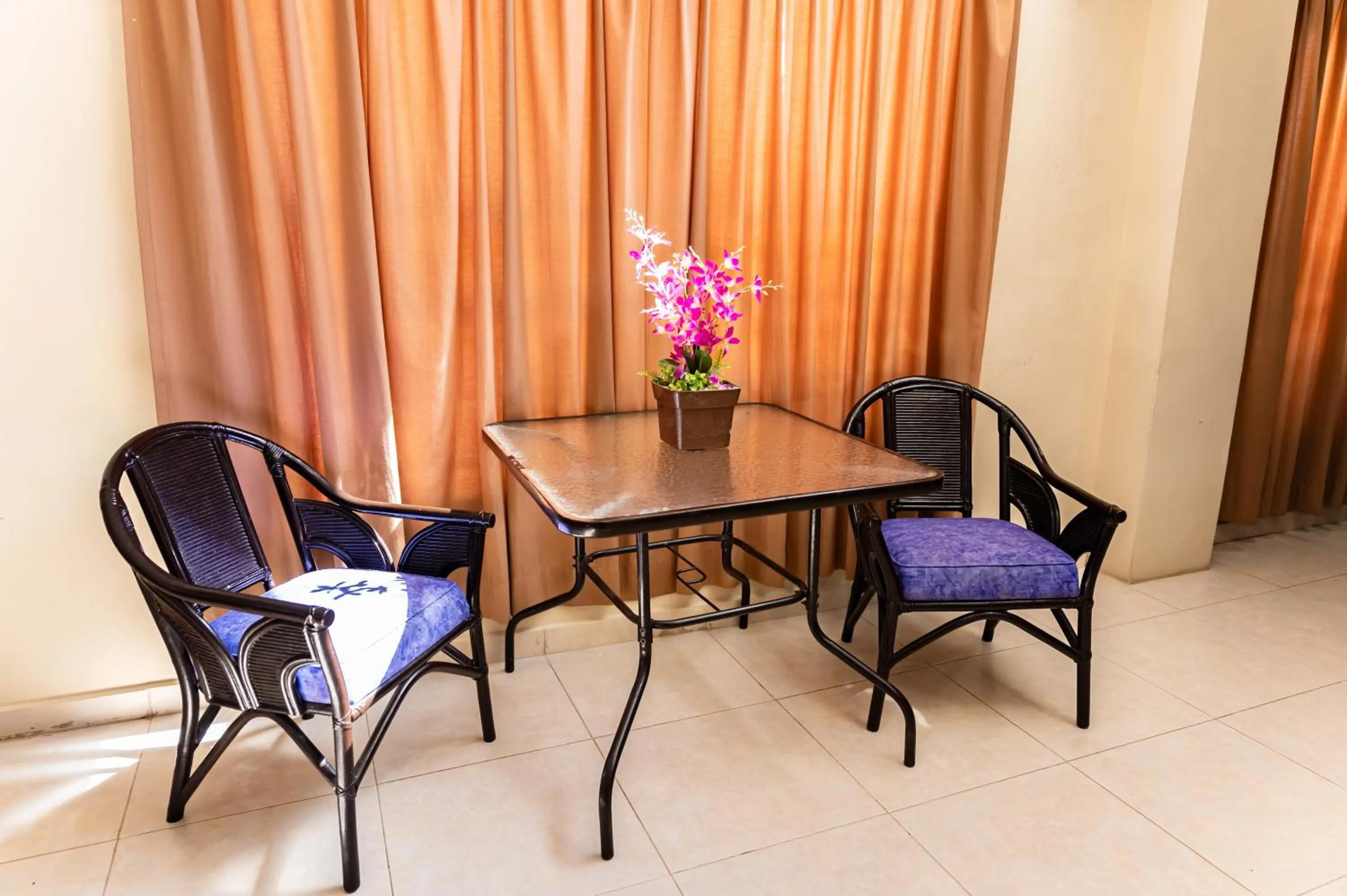 Seating area in Hotel & Suites Domani