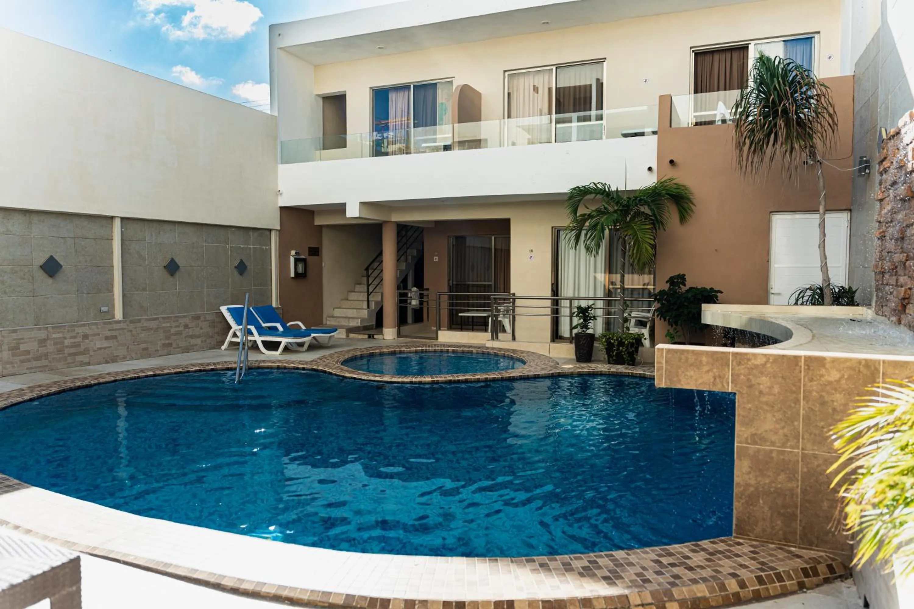 Swimming pool in Hotel & Suites Domani