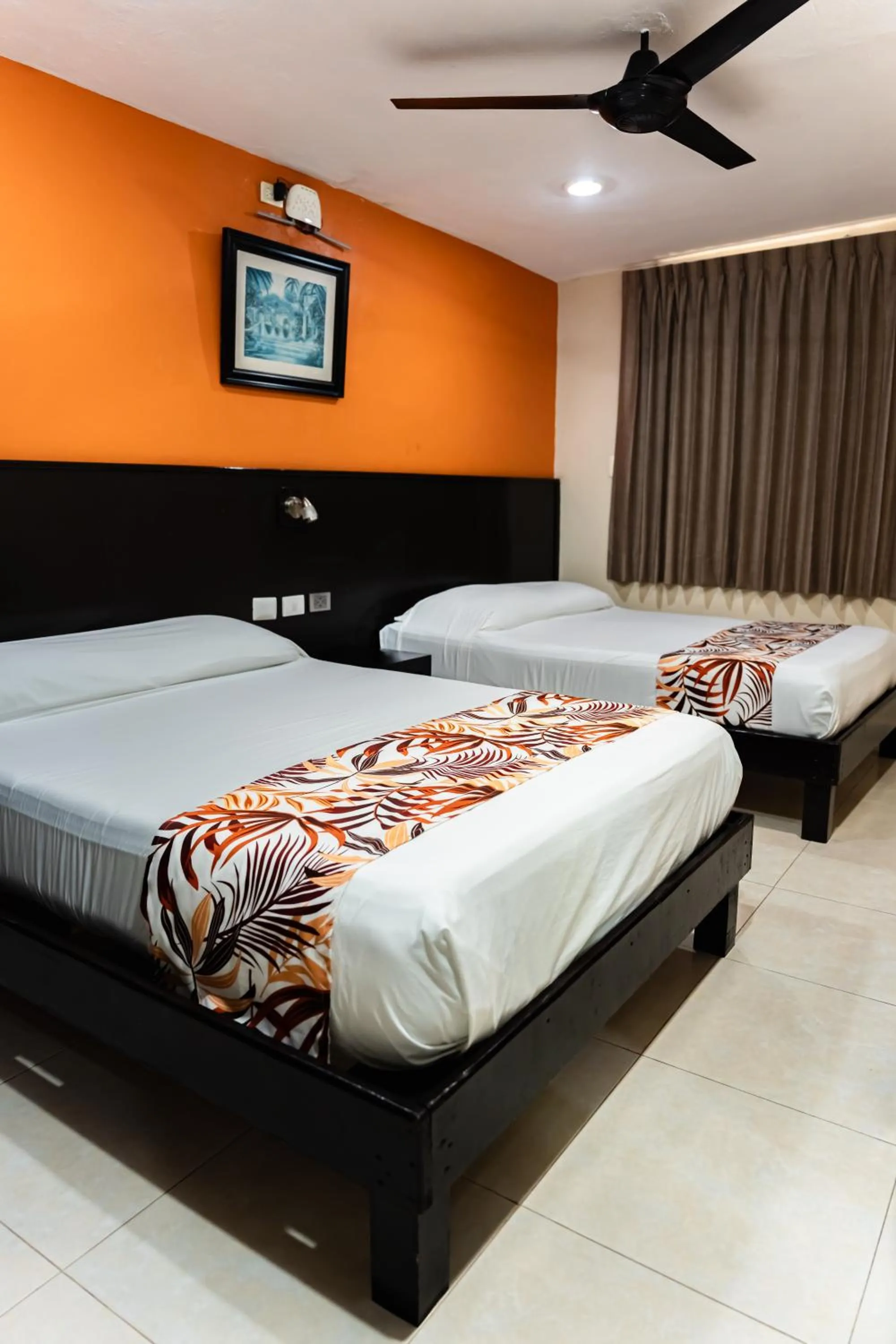 Bedroom, Bed in Hotel & Suites Domani