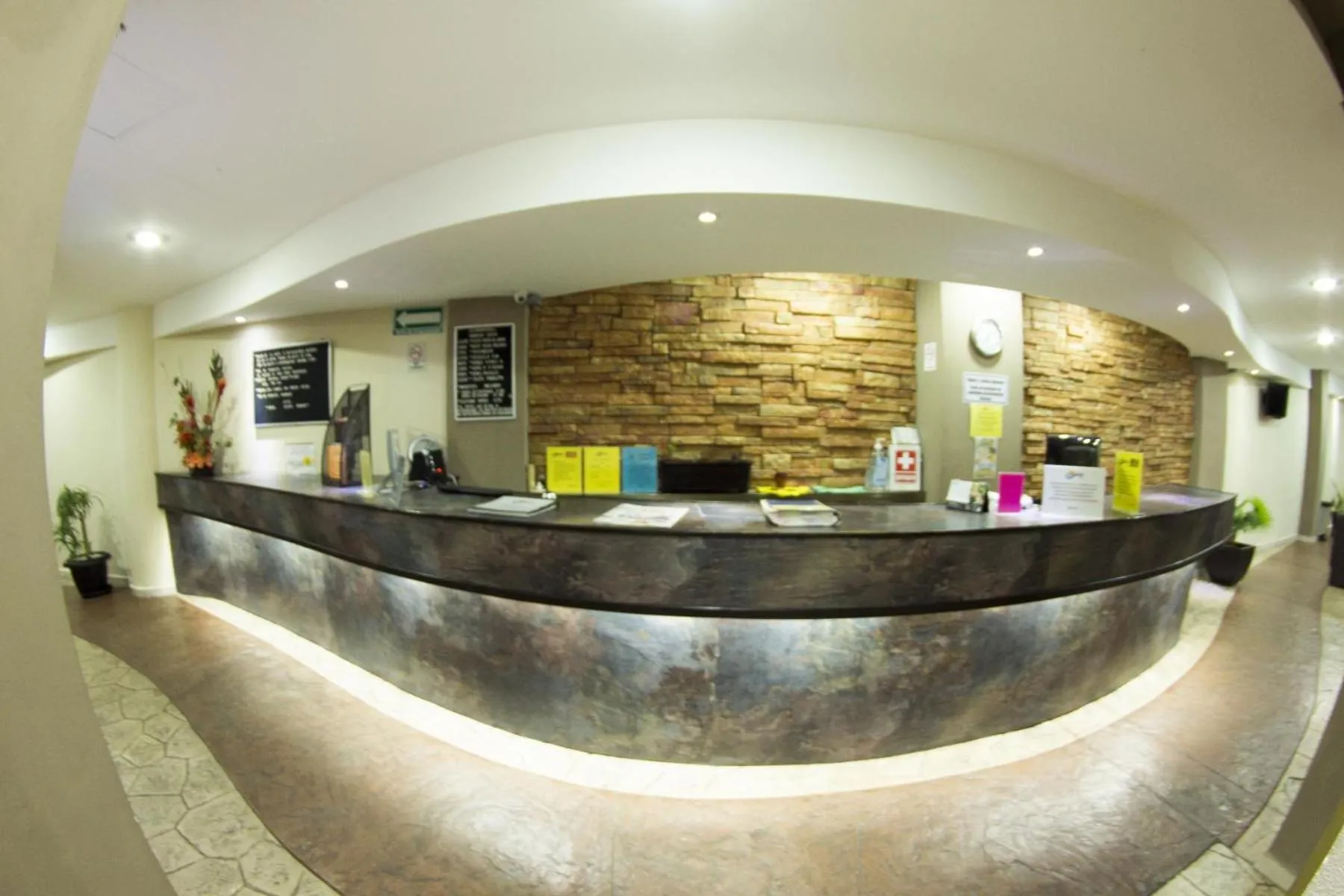 Hotel & Suites Domani