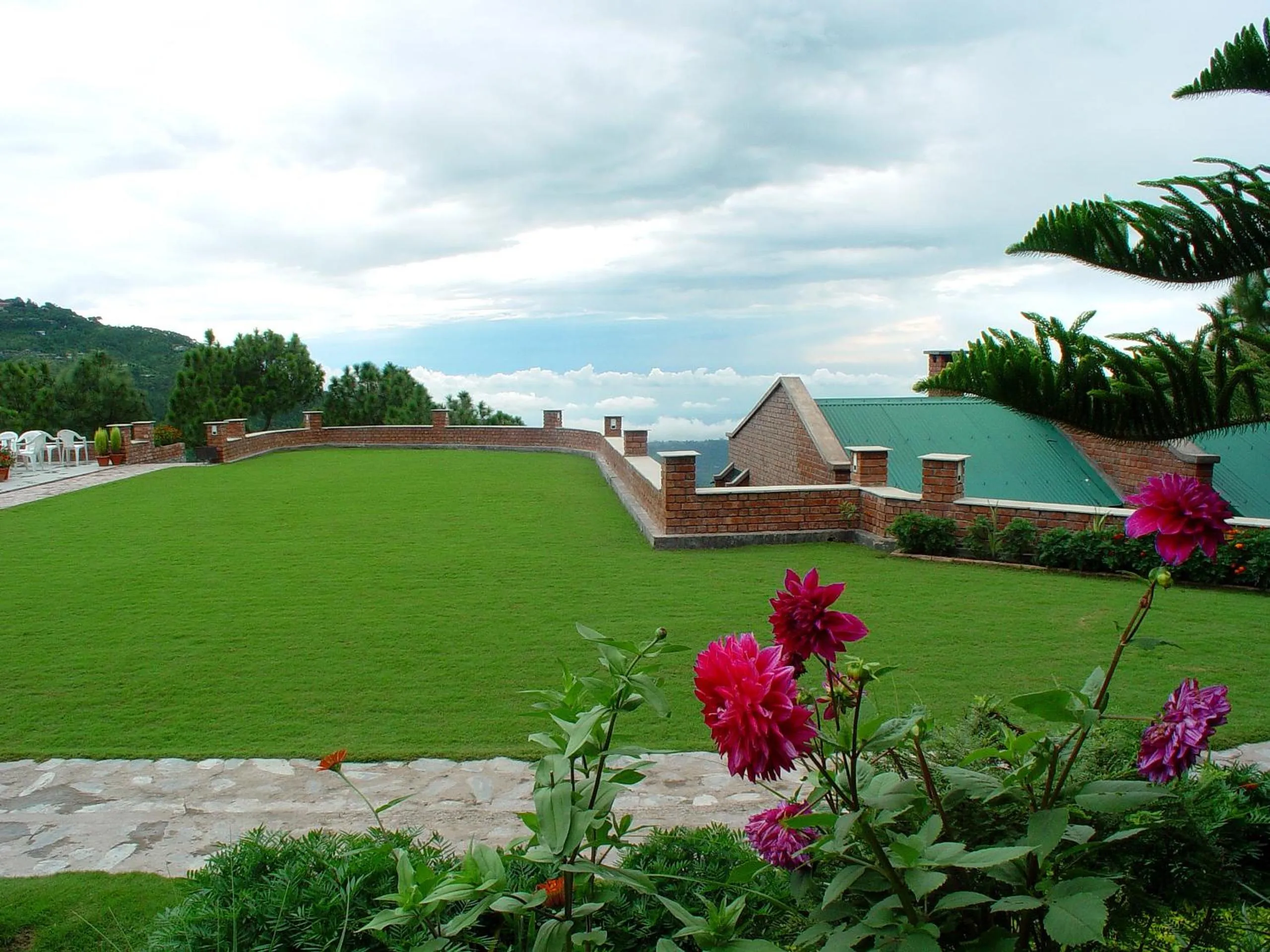 Natural landscape in Baikunth Resort, Kasauli by Leisure Hotels