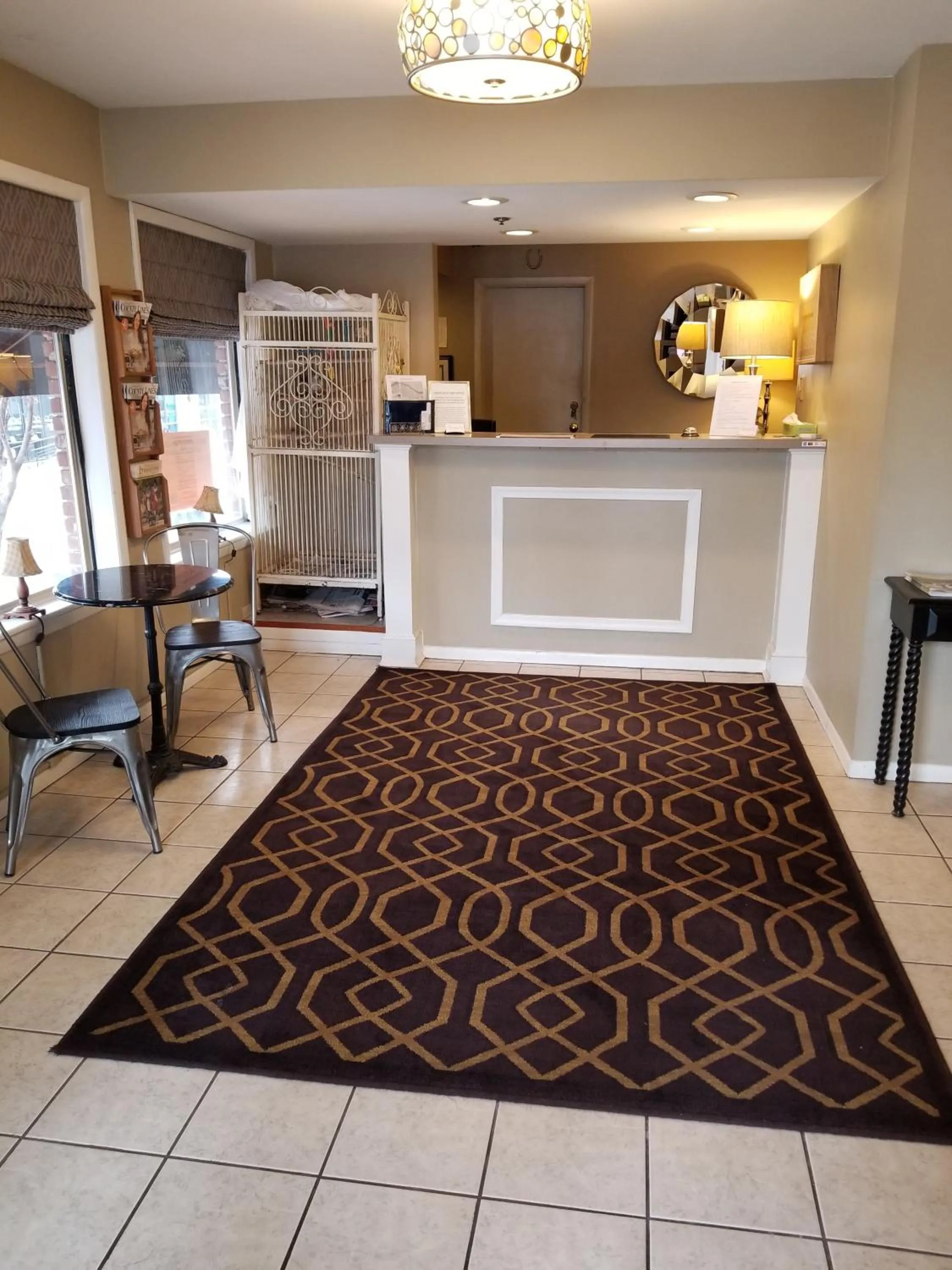 Lobby or reception in Mainstay Inn