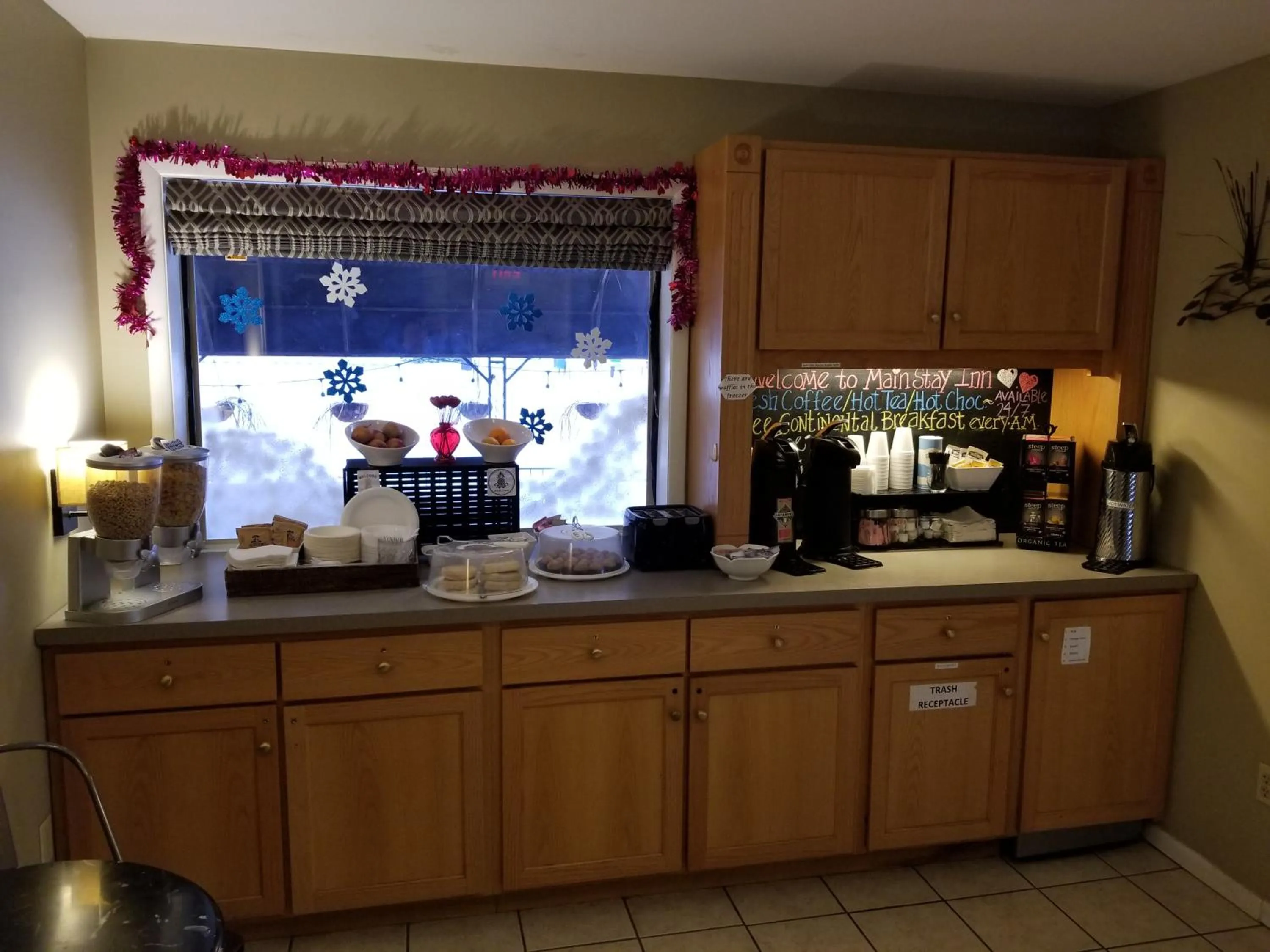 Lobby or reception in Mainstay Inn