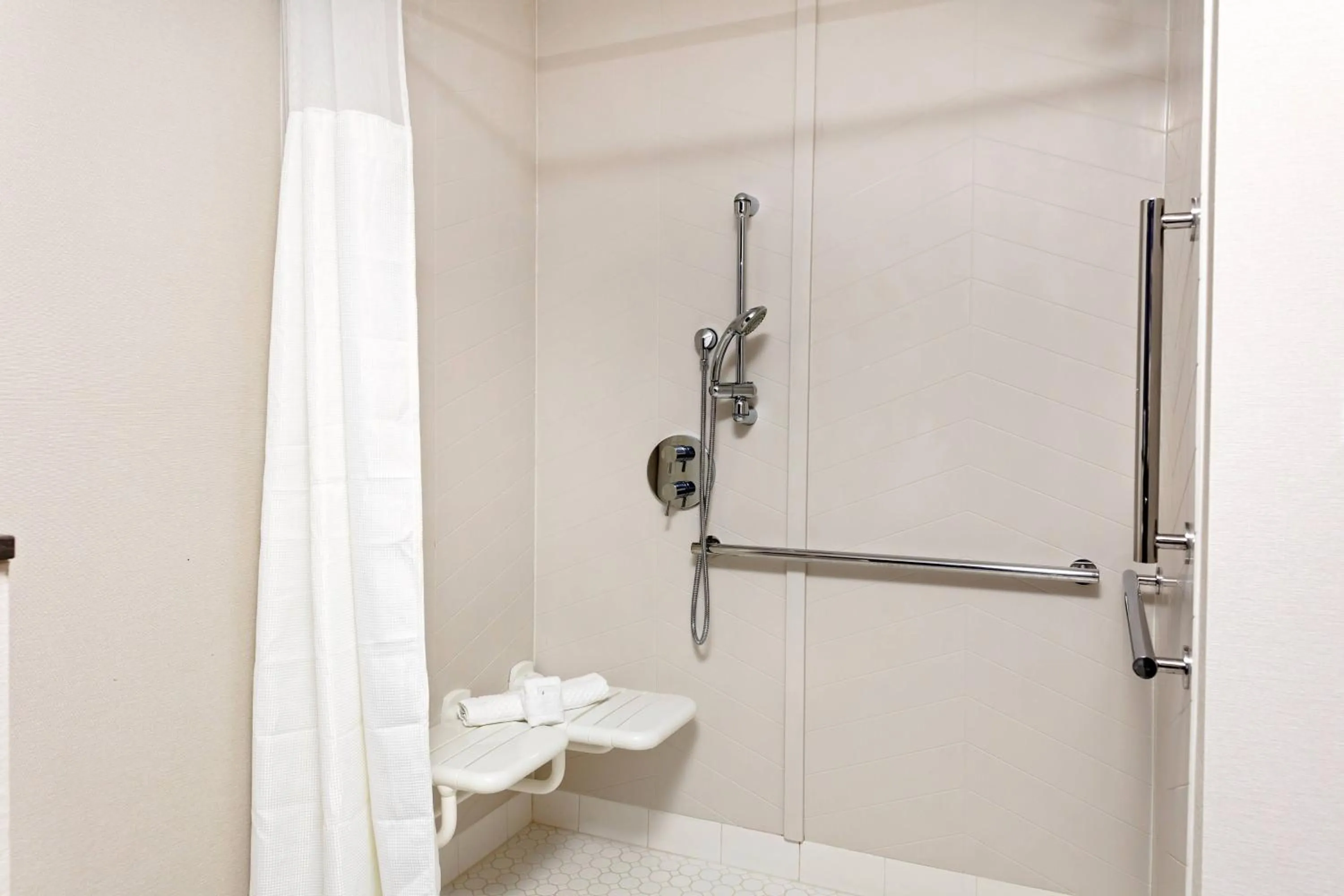 Bathroom in Fairfield by Marriott Port Clinton Waterfront