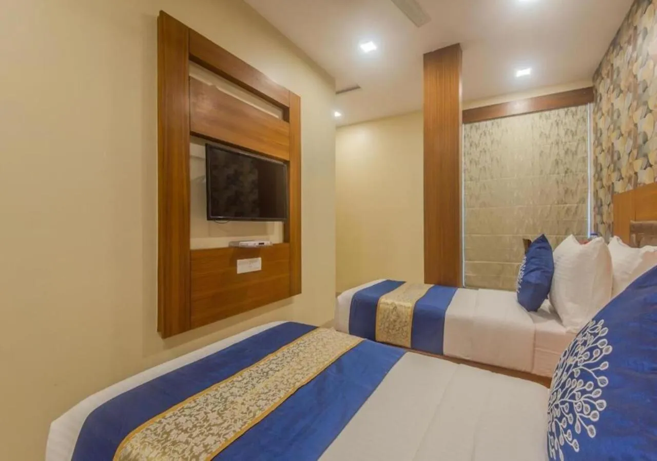 Bed in Hotel Arton Regency Near Terminal 2 Airport