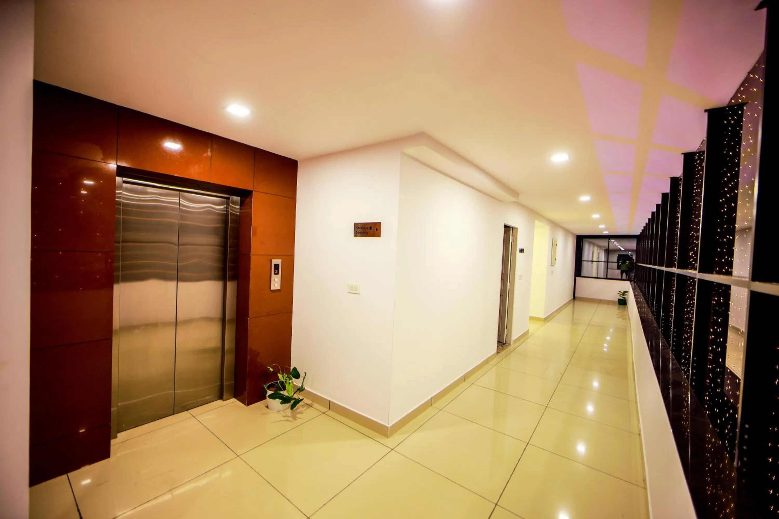 acessibility in Airport Avenue Plaza