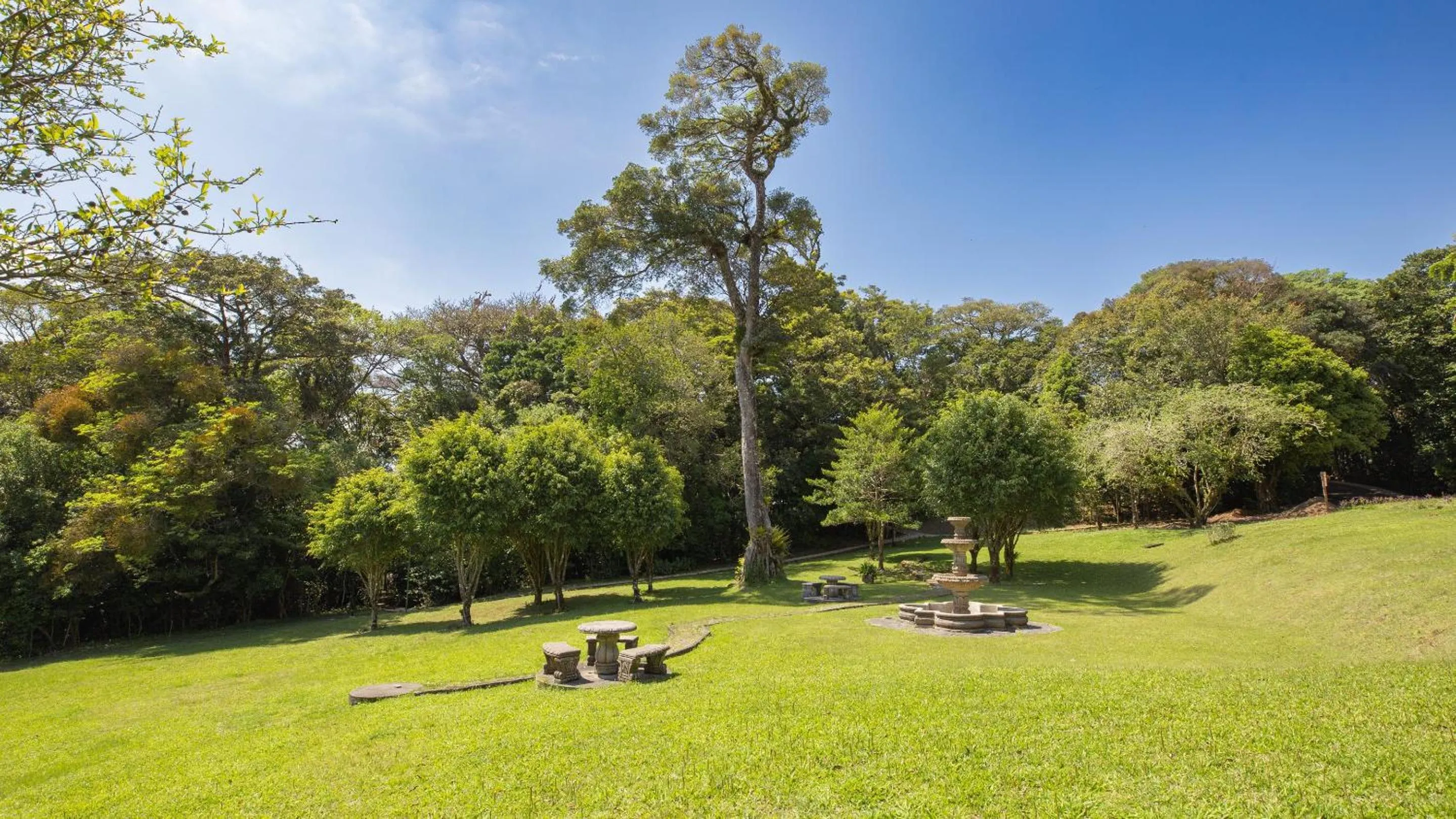 Spring in Fondavela Hotel