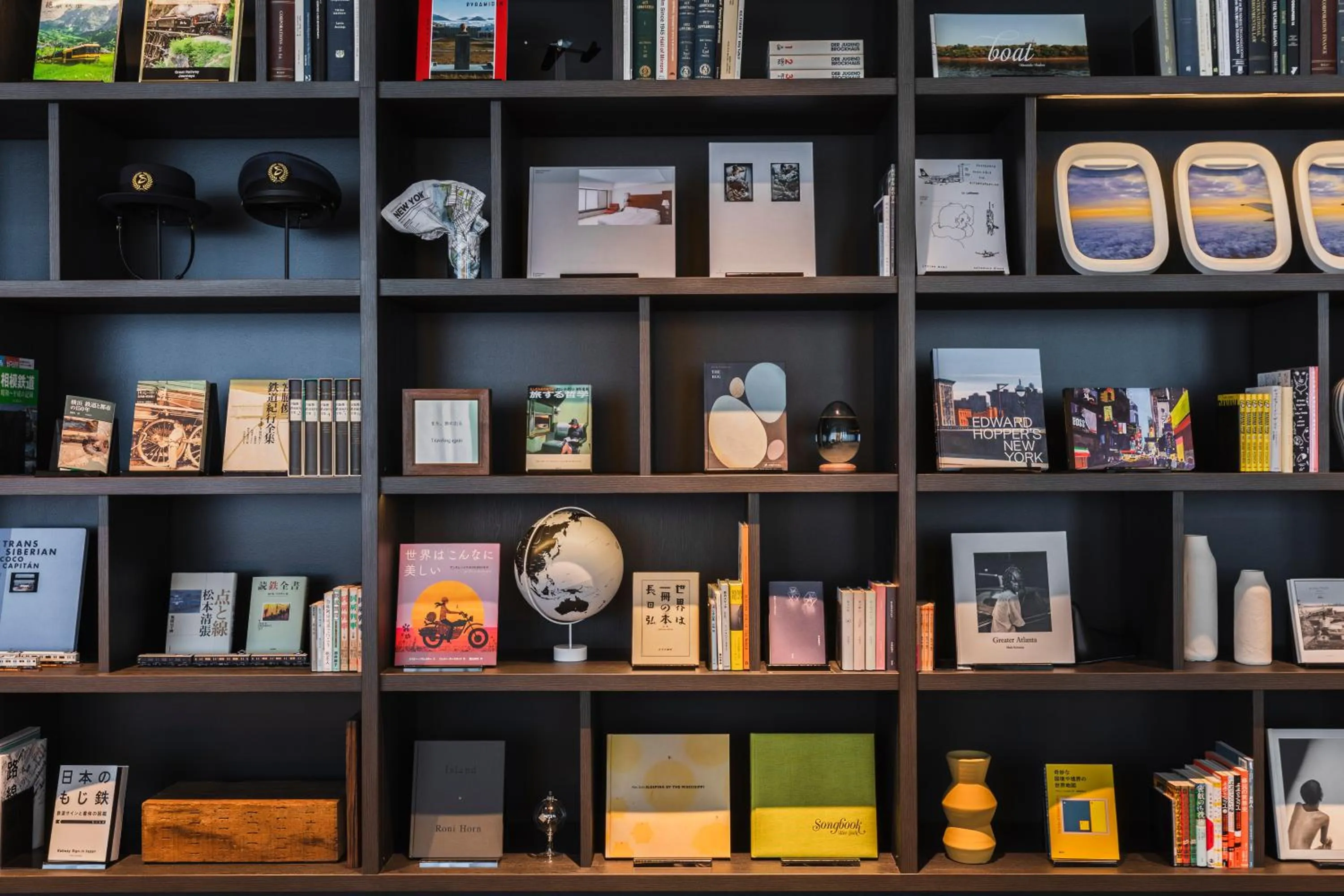 Lobby or reception in Sotetsu Hotels The Splaisir Yokohama