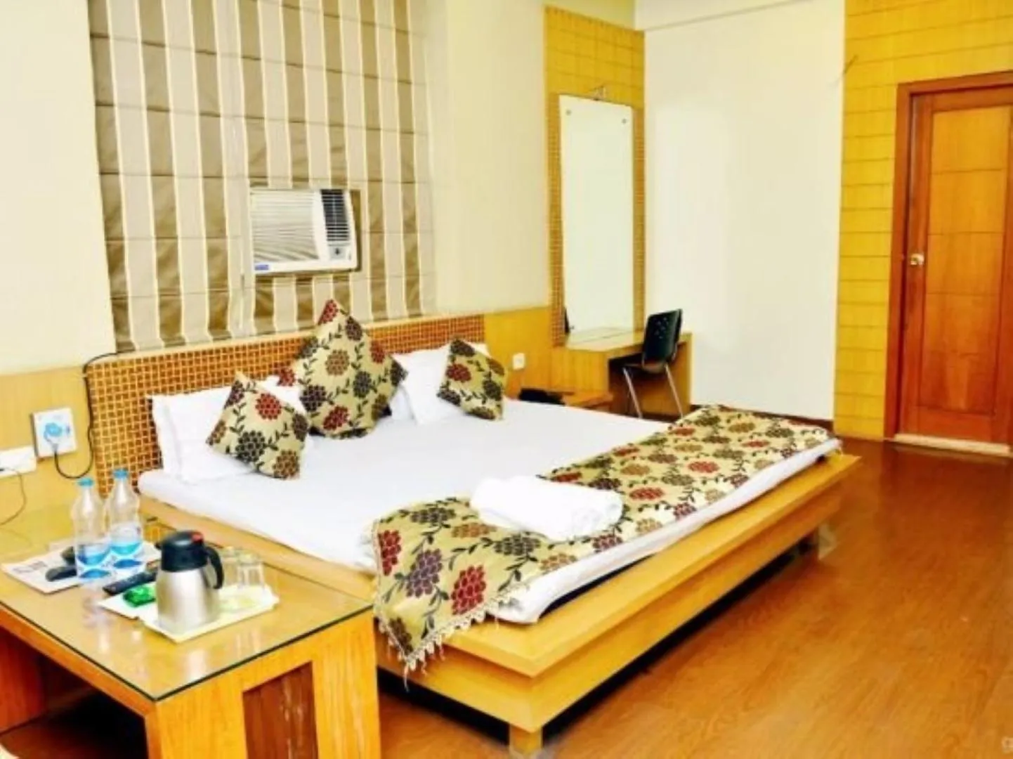 Bed in Hotel Mandakini Plaza , Kanpur