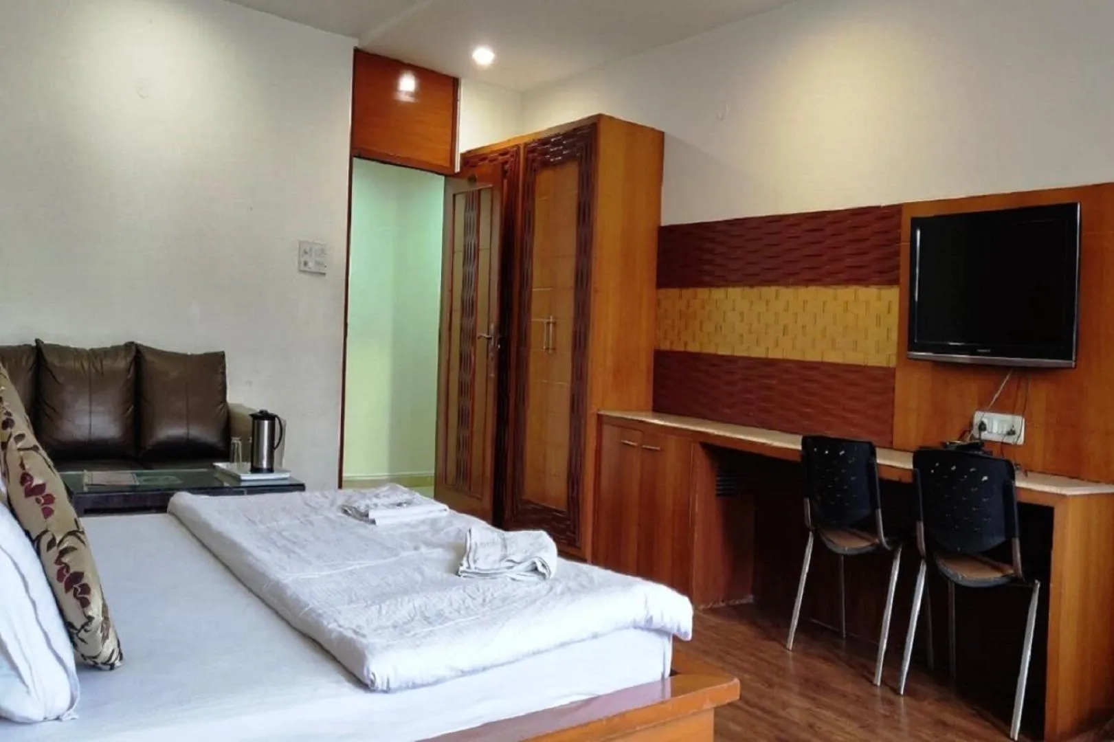 Bed in Hotel Mandakini Plaza , Kanpur