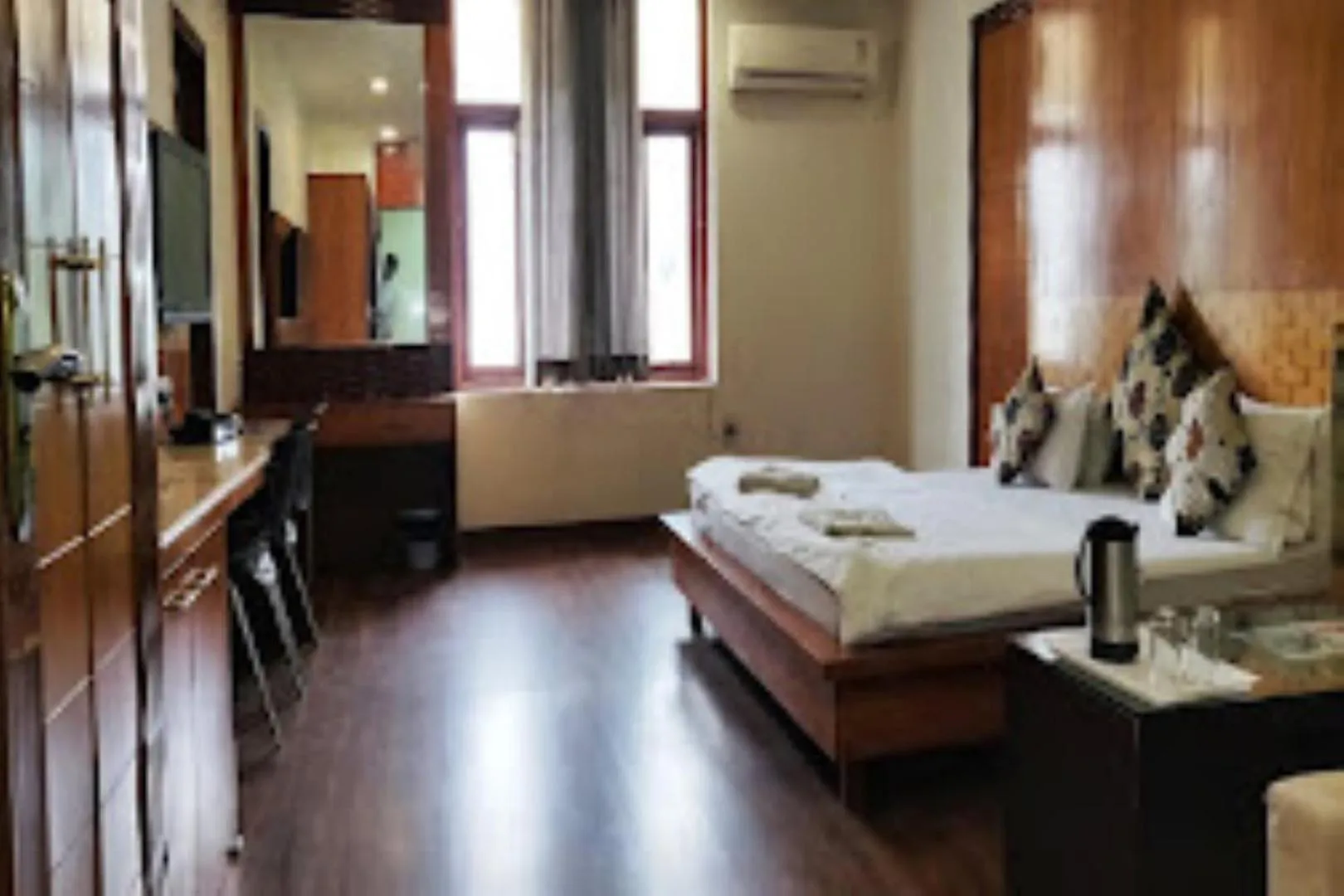 Bed in Hotel Mandakini Plaza , Kanpur