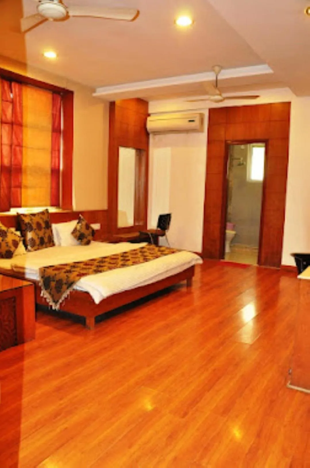 Bed in Hotel Mandakini Plaza , Kanpur