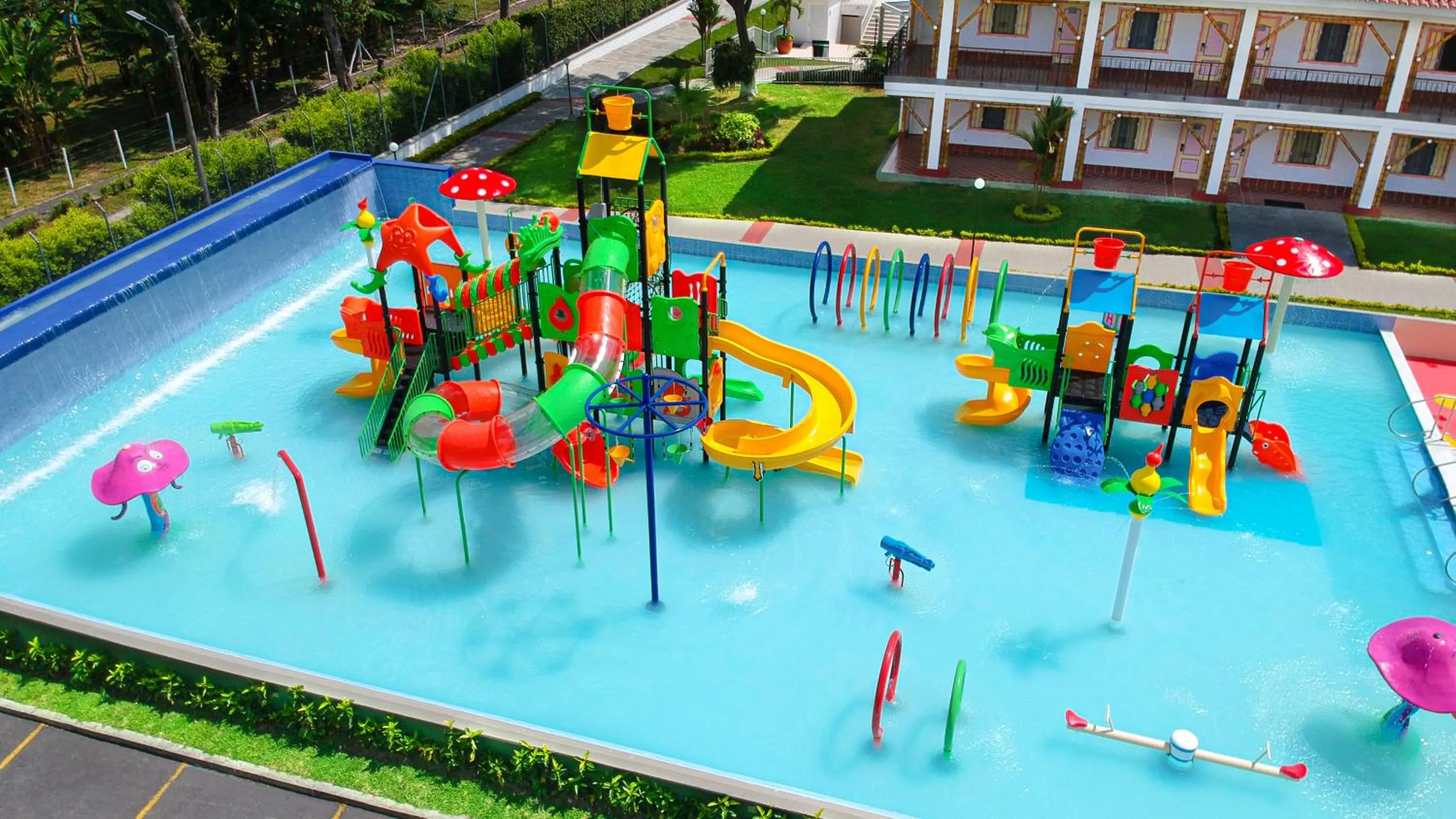 Aqua park in Hotel Campestre las Camelias