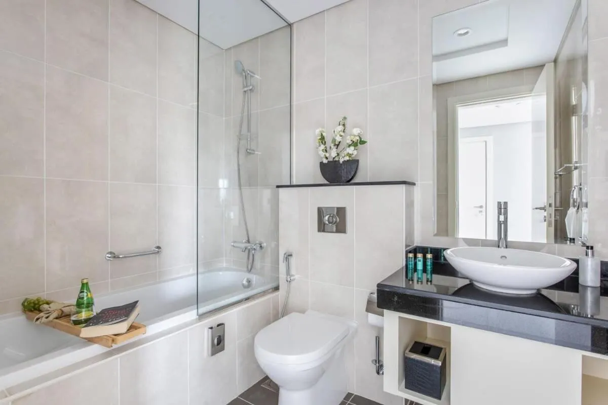 Frank Porter - Artesia Tower D