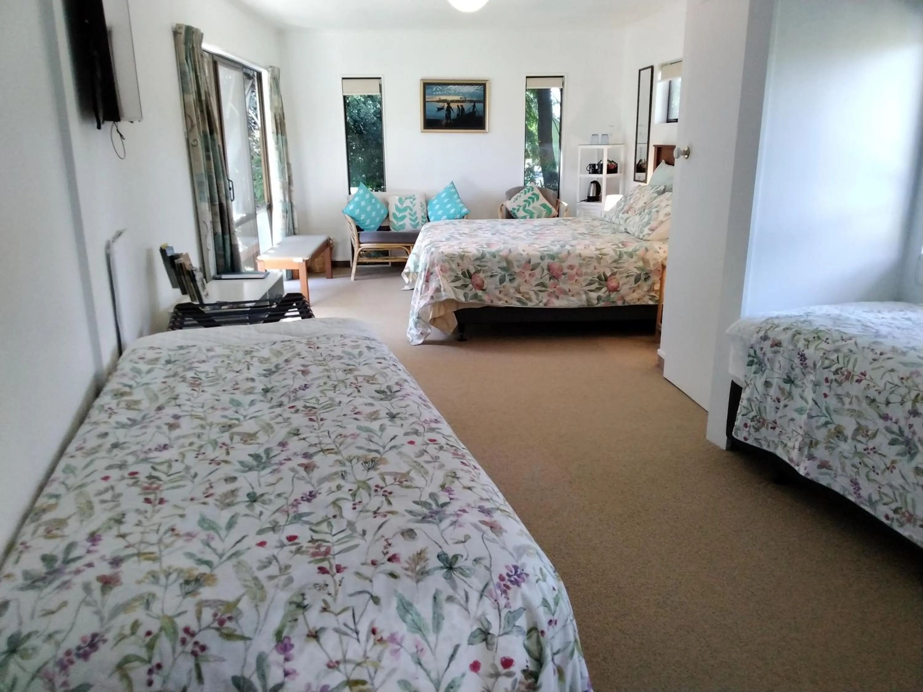 Photo of the whole room, Bed in Ashcroft Gardens Bed & Breakfast
