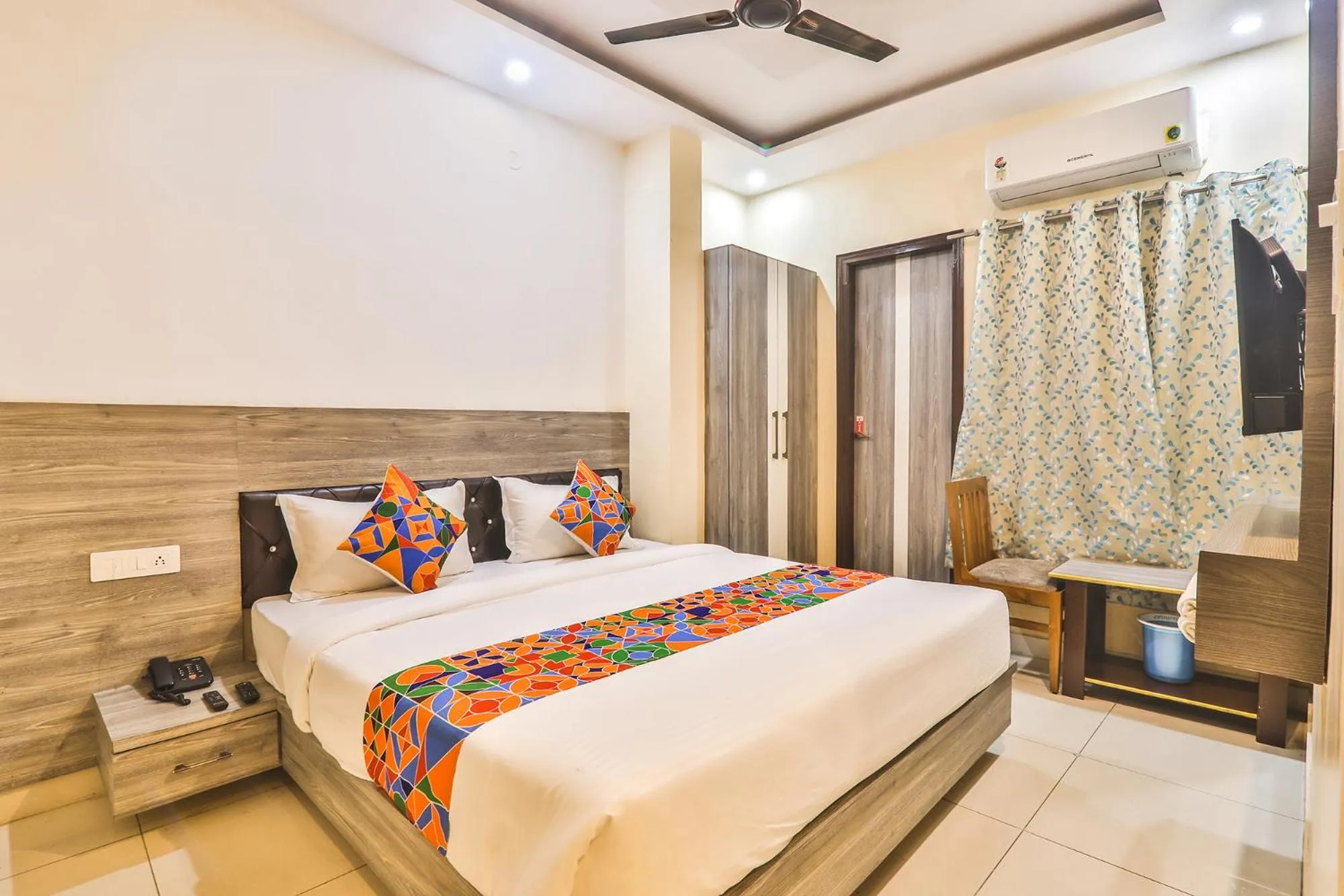 Bed in FabHotel LS Grand - Nr Banaras Railway Station