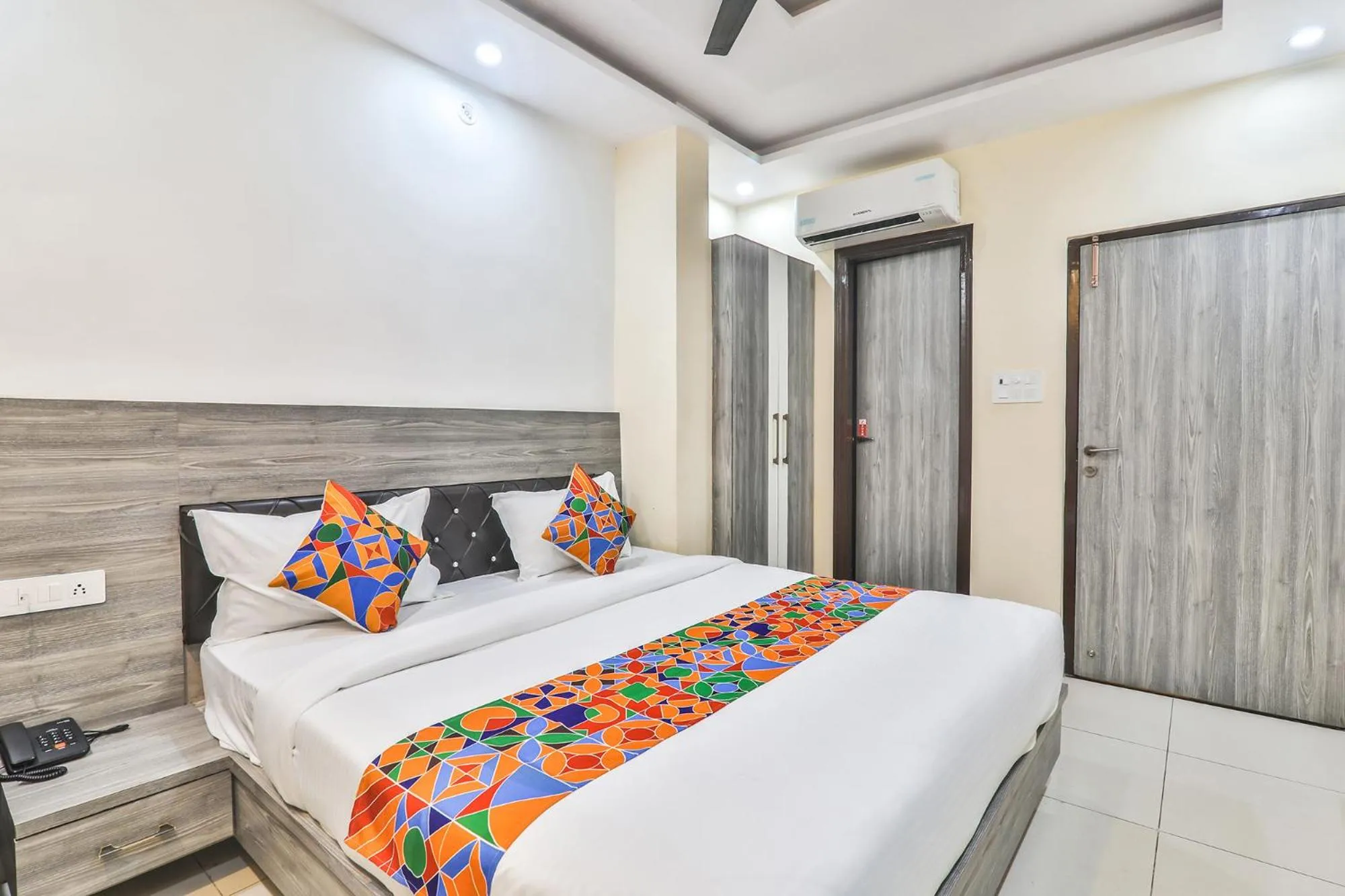 Bed in FabHotel LS Grand - Nr Banaras Railway Station