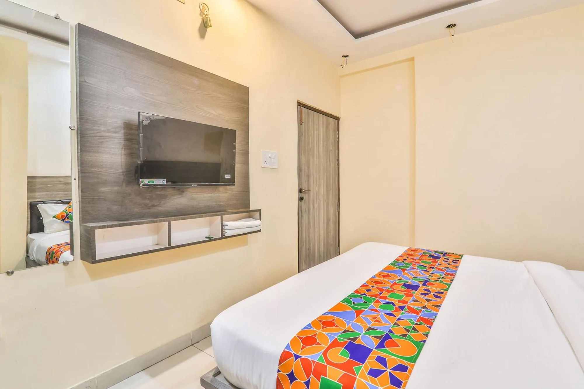 Bed in FabHotel LS Grand - Nr Banaras Railway Station