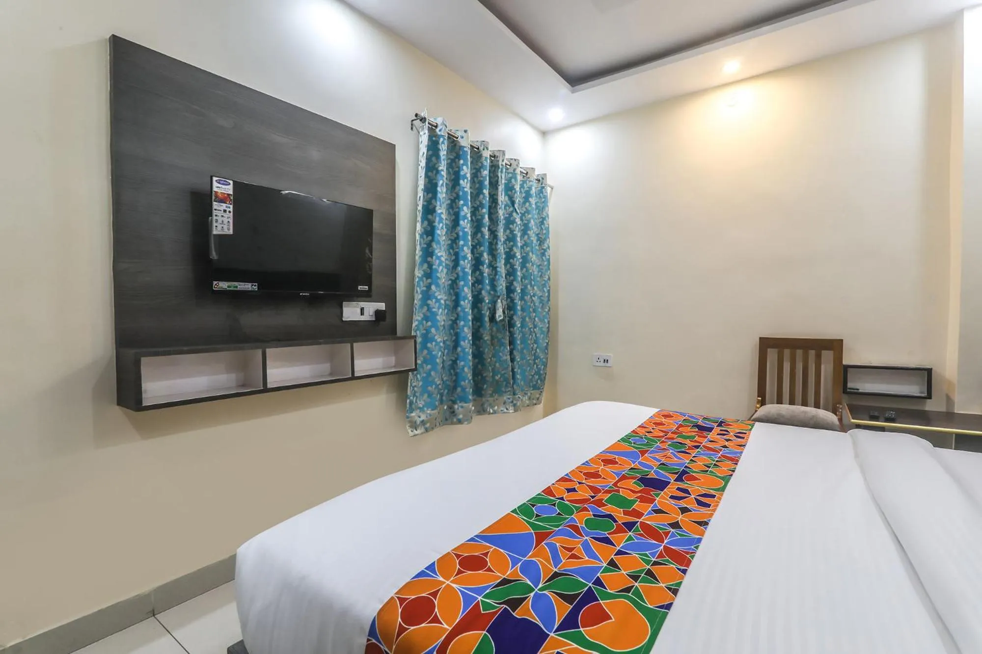 Bed in FabHotel LS Grand - Nr Banaras Railway Station