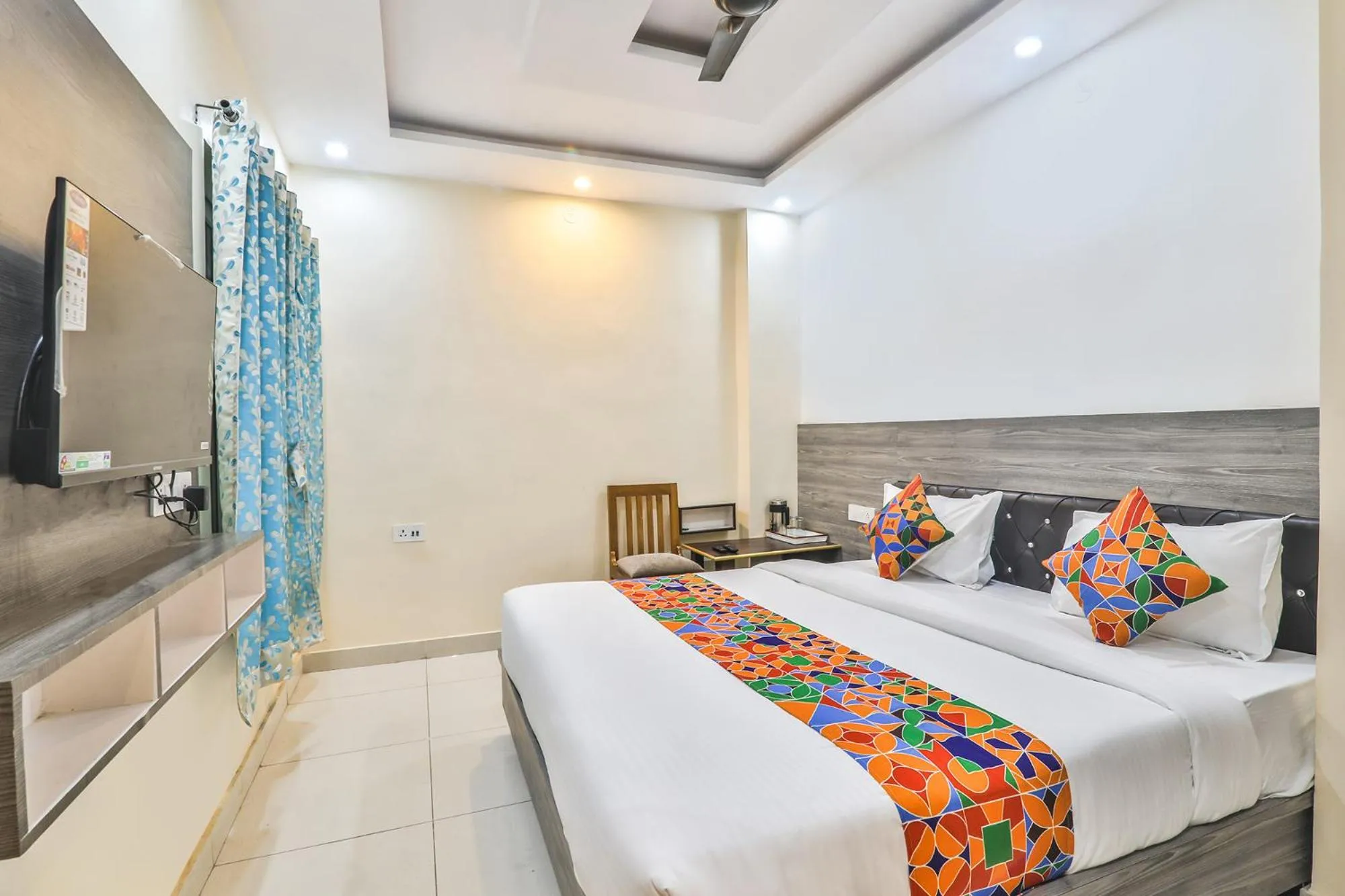 Bed in FabHotel LS Grand - Nr Banaras Railway Station