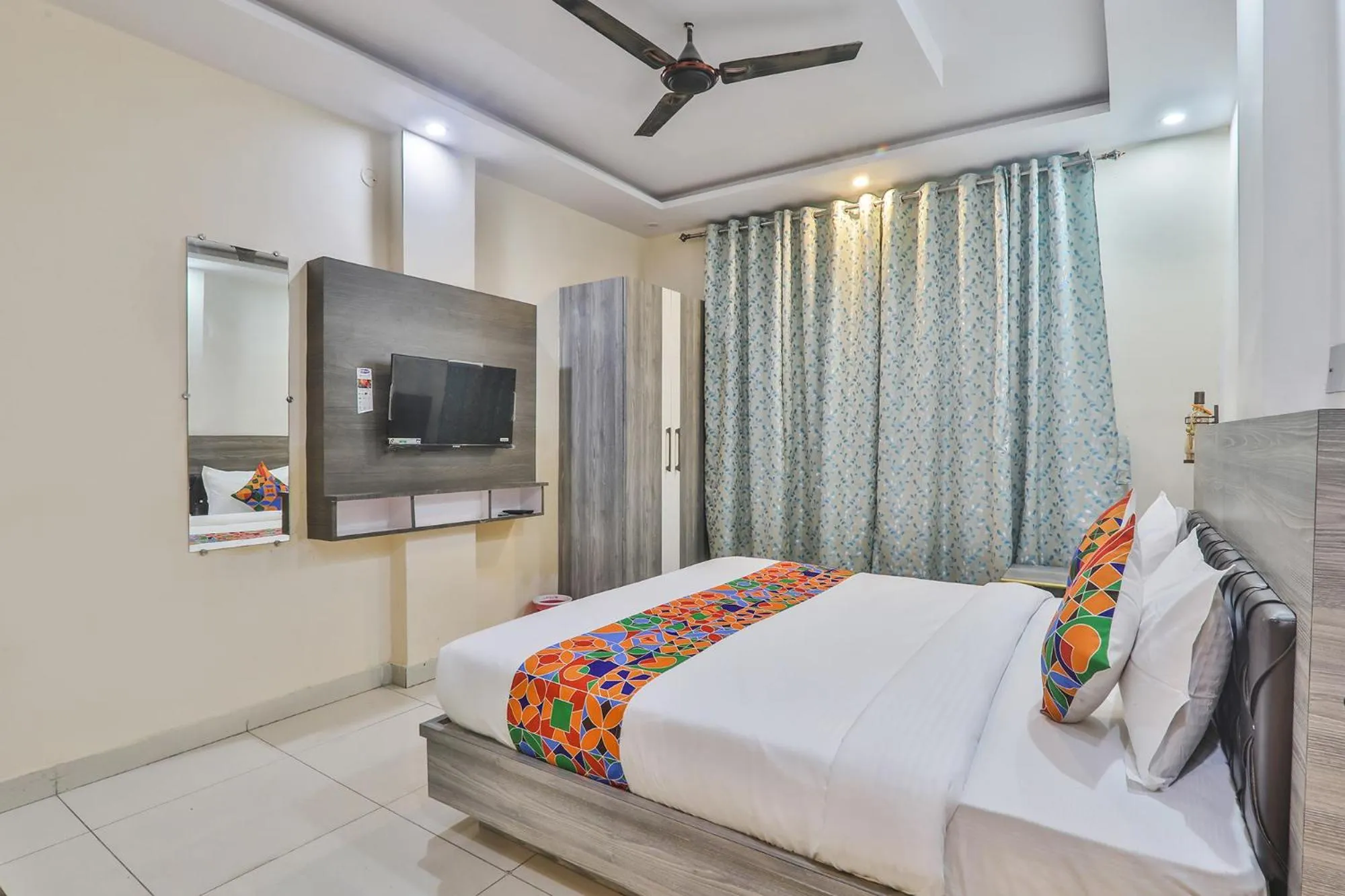 Bed in FabHotel LS Grand - Nr Banaras Railway Station