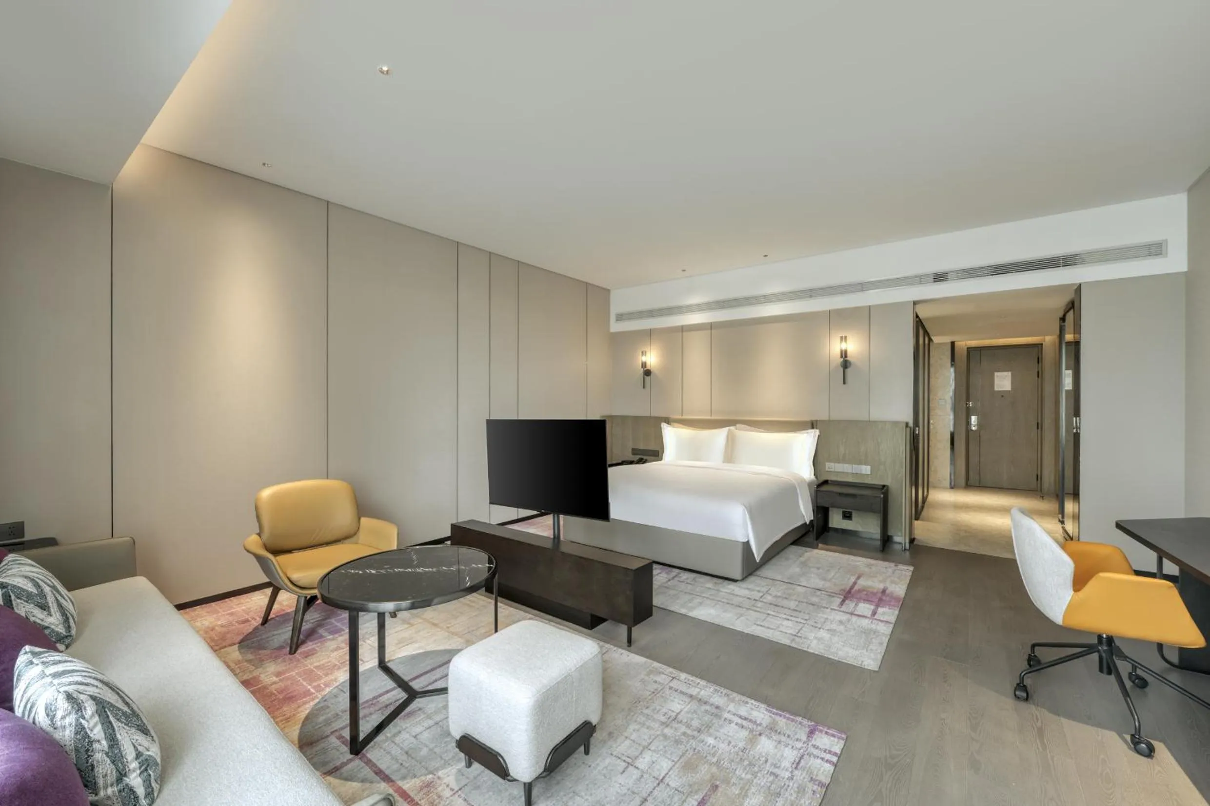 Property building, Bed in Crowne Plaza Lanzhou New Area by IHG