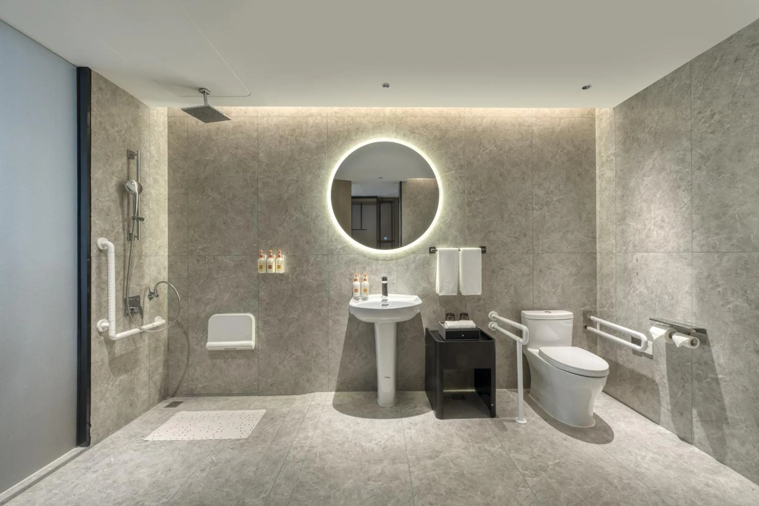 Toilet in Crowne Plaza Lanzhou New Area by IHG