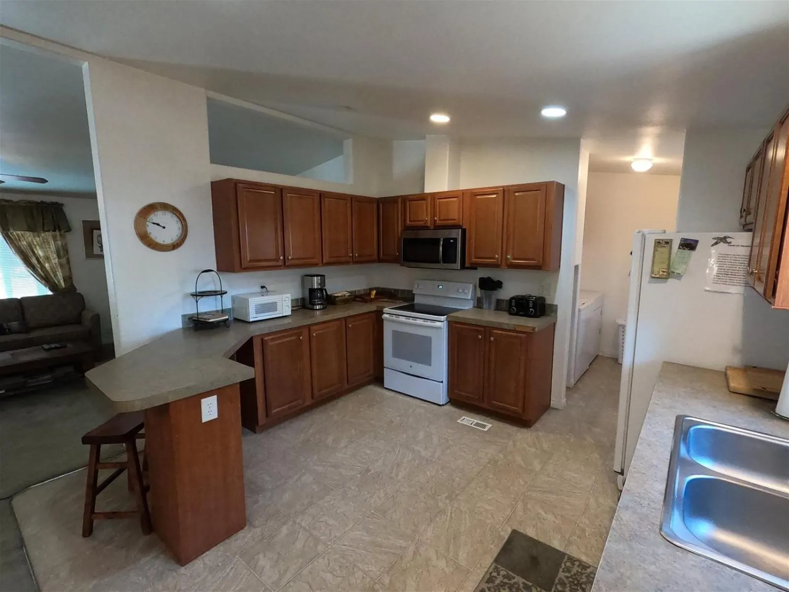 Kitchen or kitchenette in Rr-kenton Hs