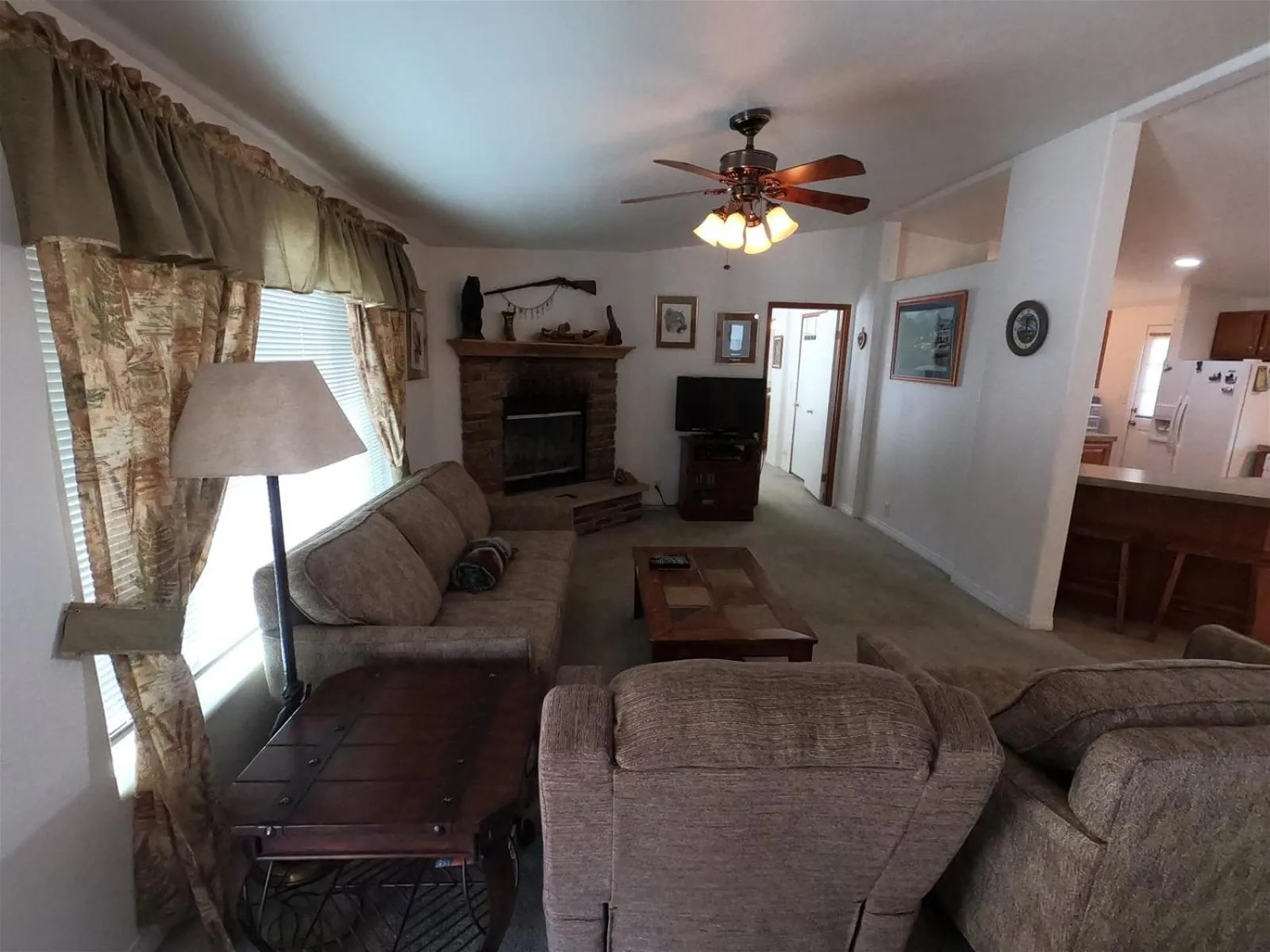 Living room in Rr-kenton Hs