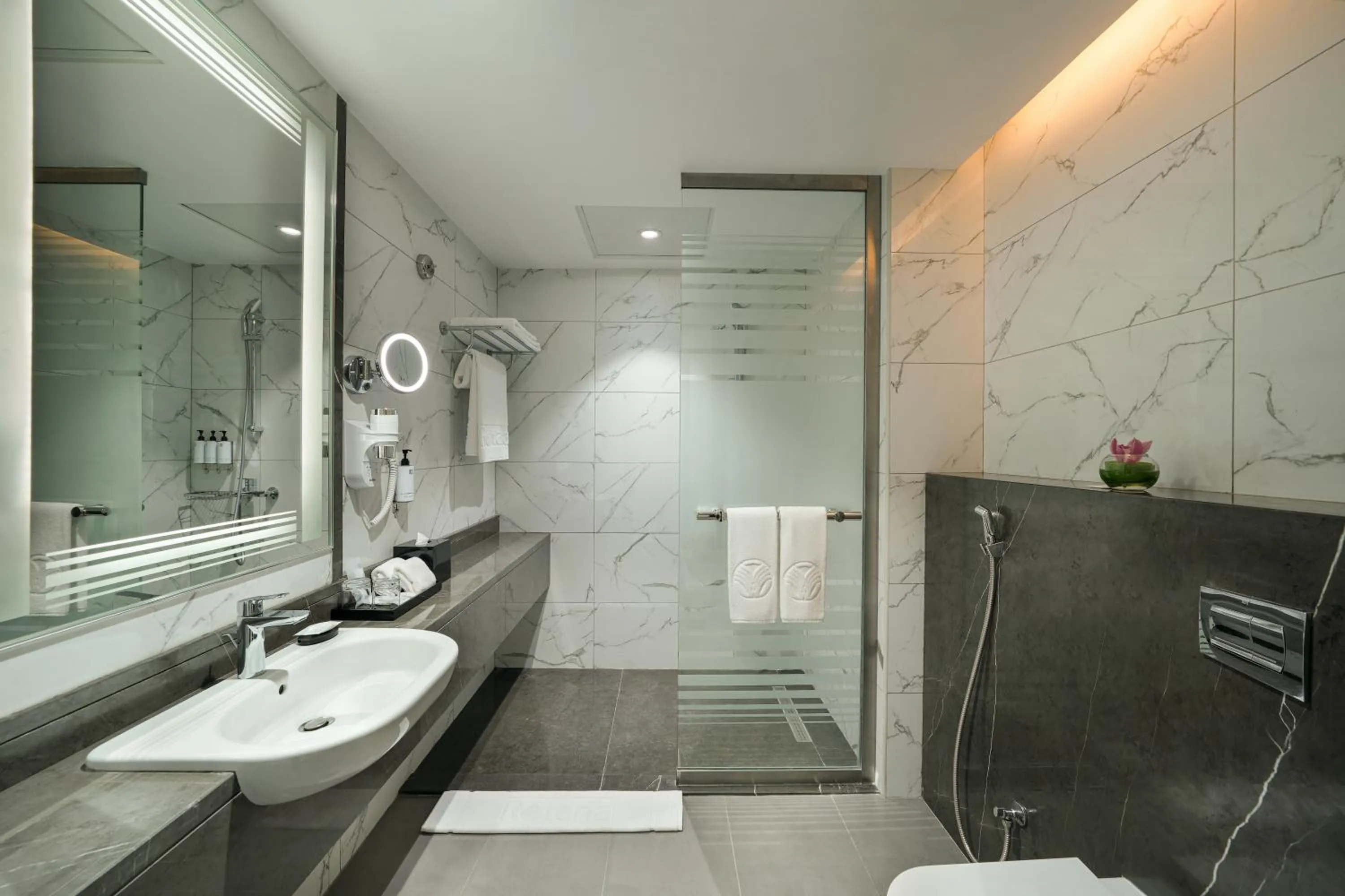 Toilet in Rotana Al Manakha Madinah