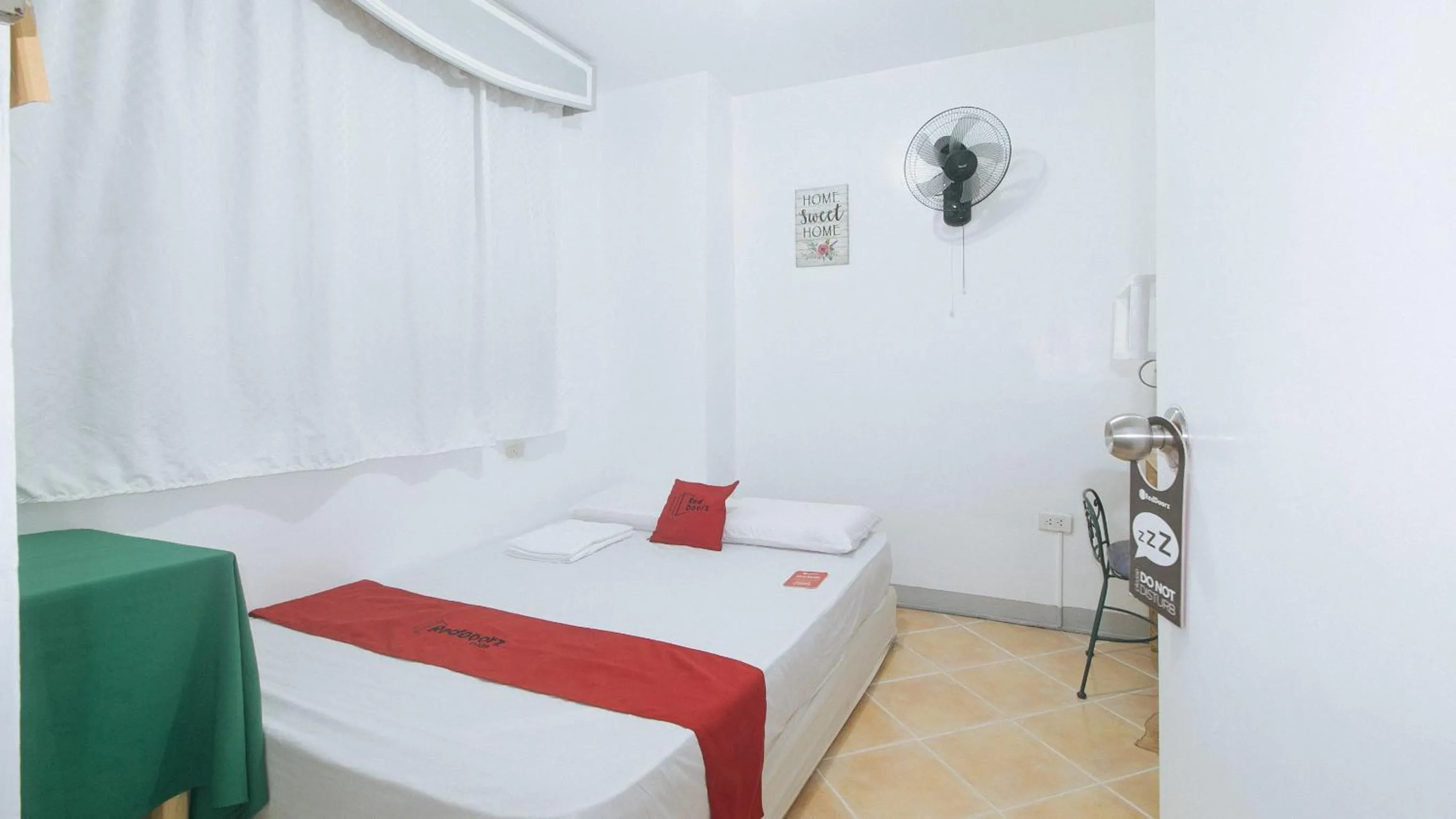 Standard Room Shared Bathroom in RedDoorz at Yahweh Spring Retreat and Resort Laguna