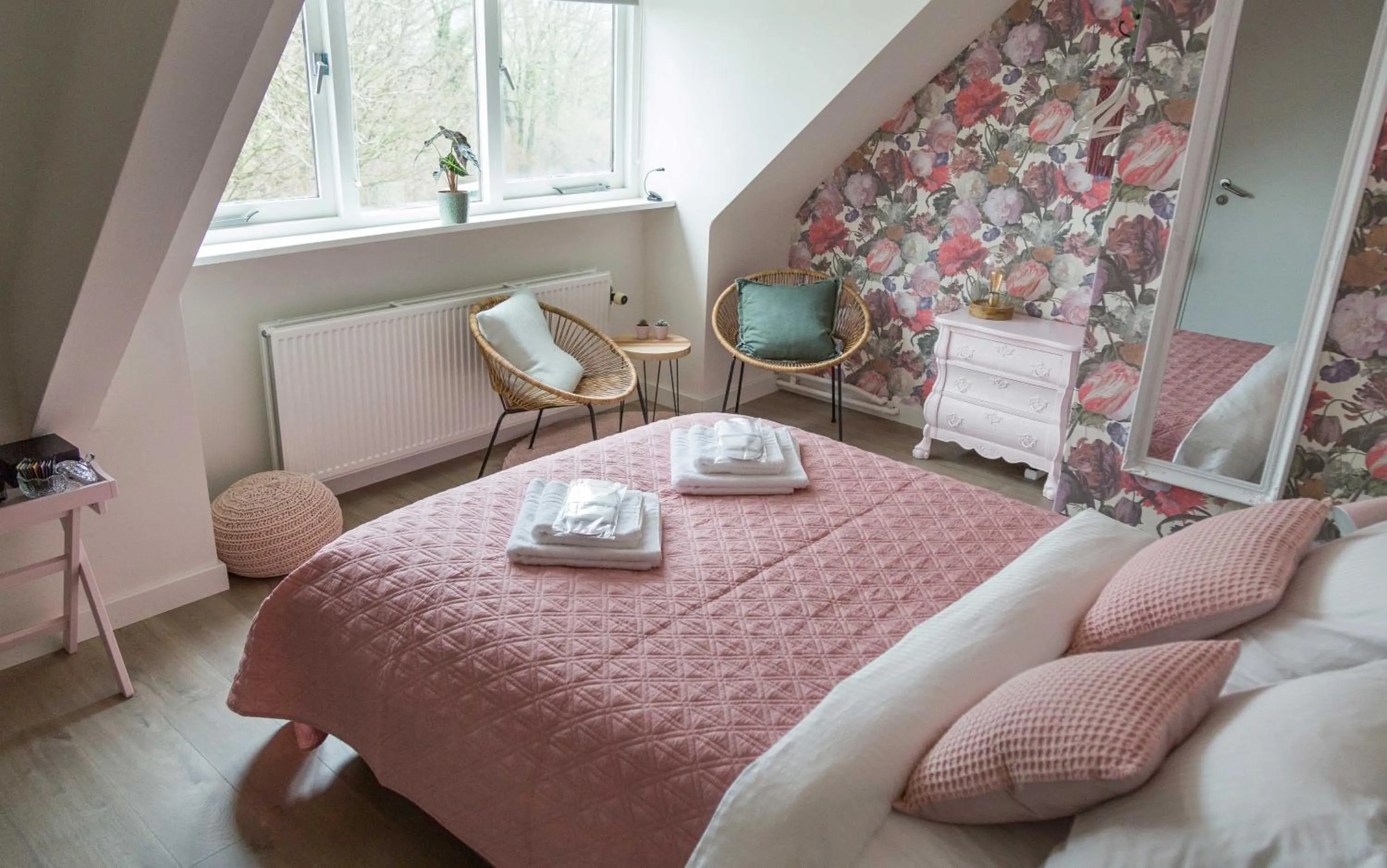 Bed in Hotel - Restaurant De 4 Jaargetijden