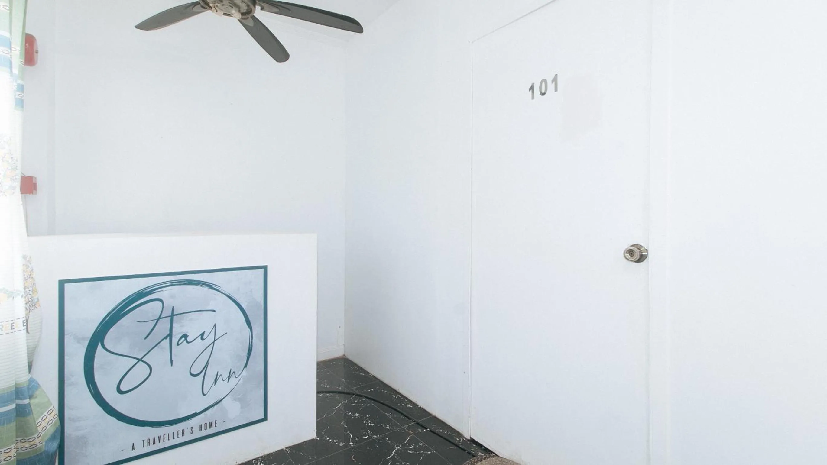 Lobby or reception in Stay Inn Station 2 Boracay by RedDoorz