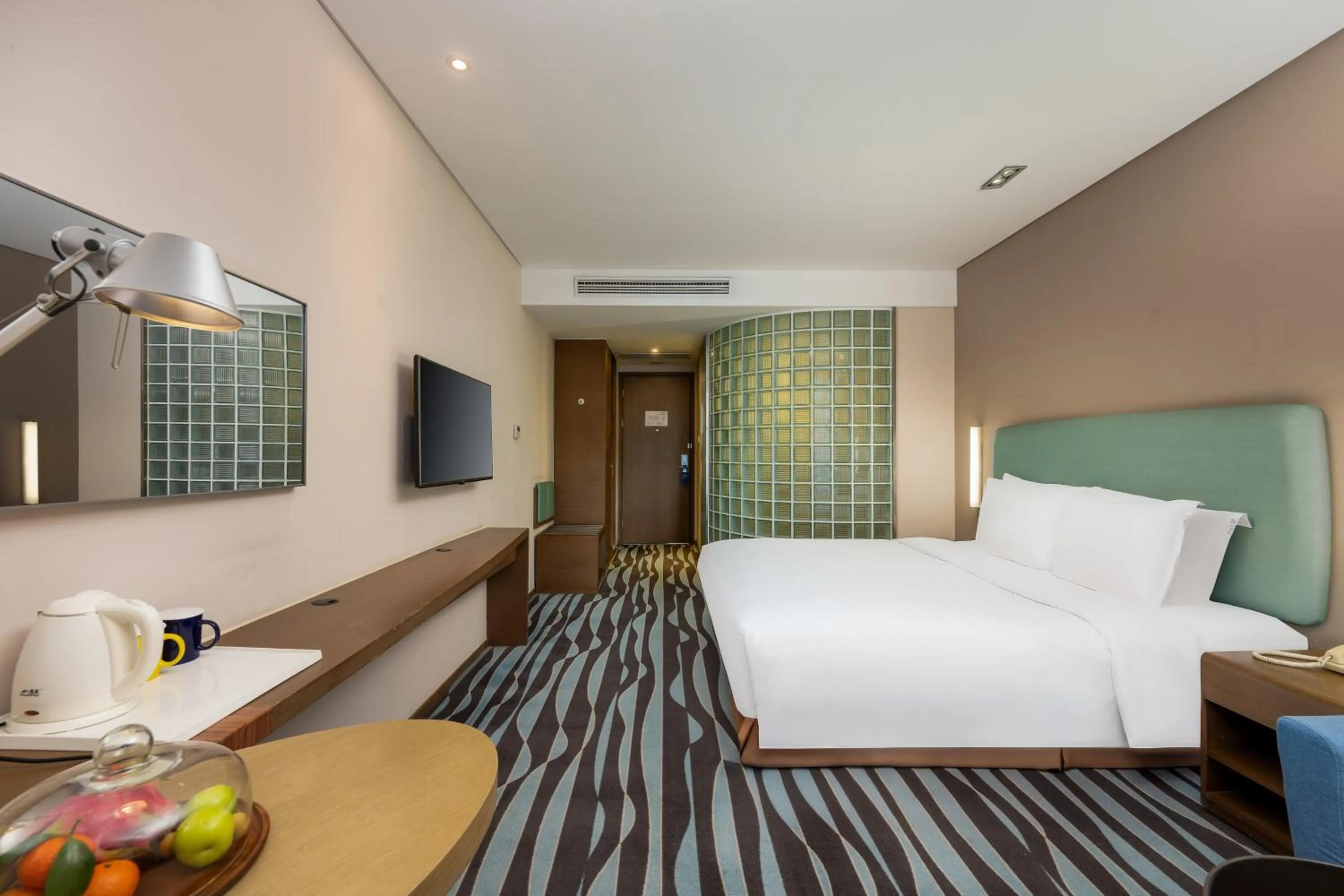Bed in Holiday Inn Express Hangzhou Huanglong