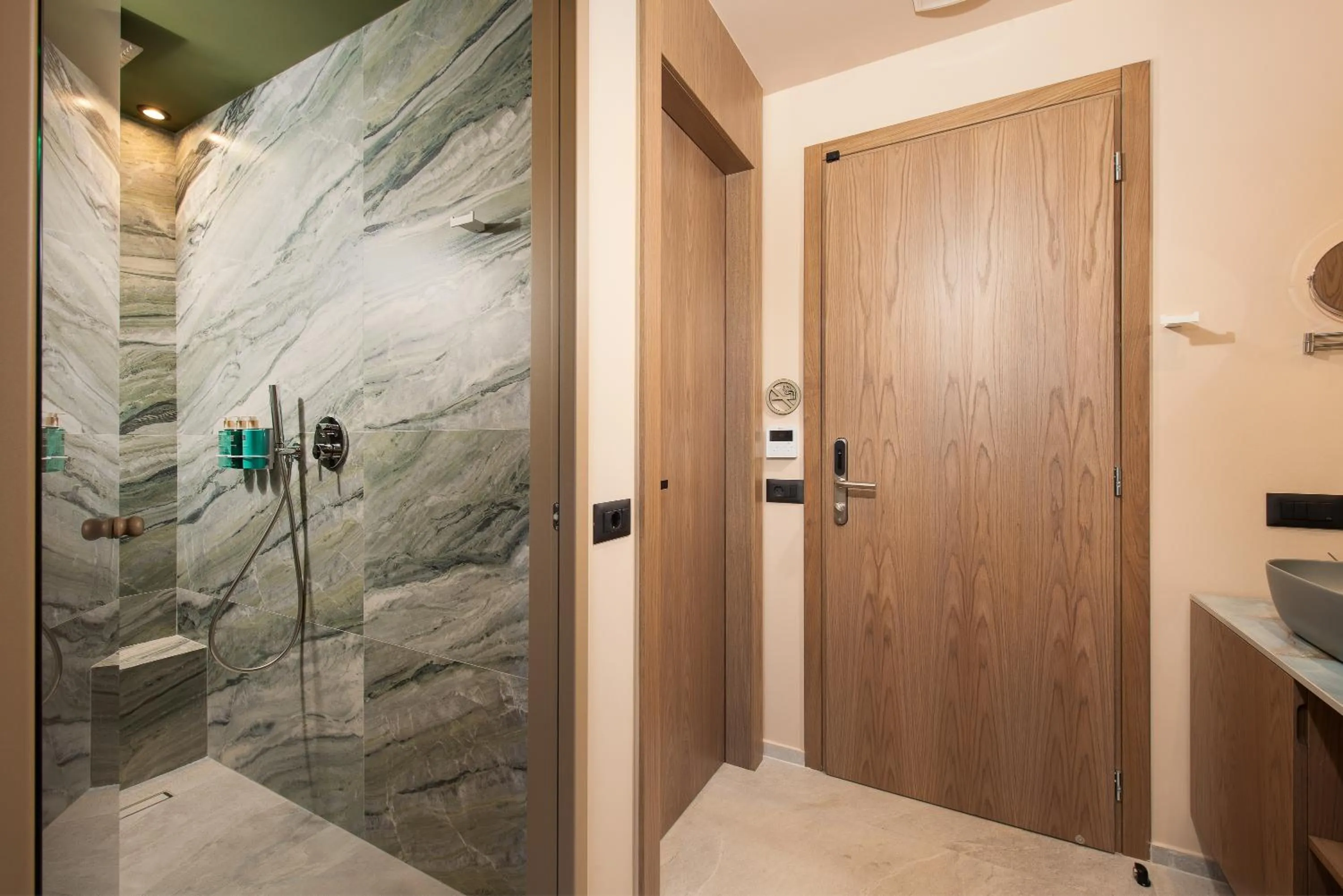 Shower in Cosmeen Lifestyle Boutique Stay