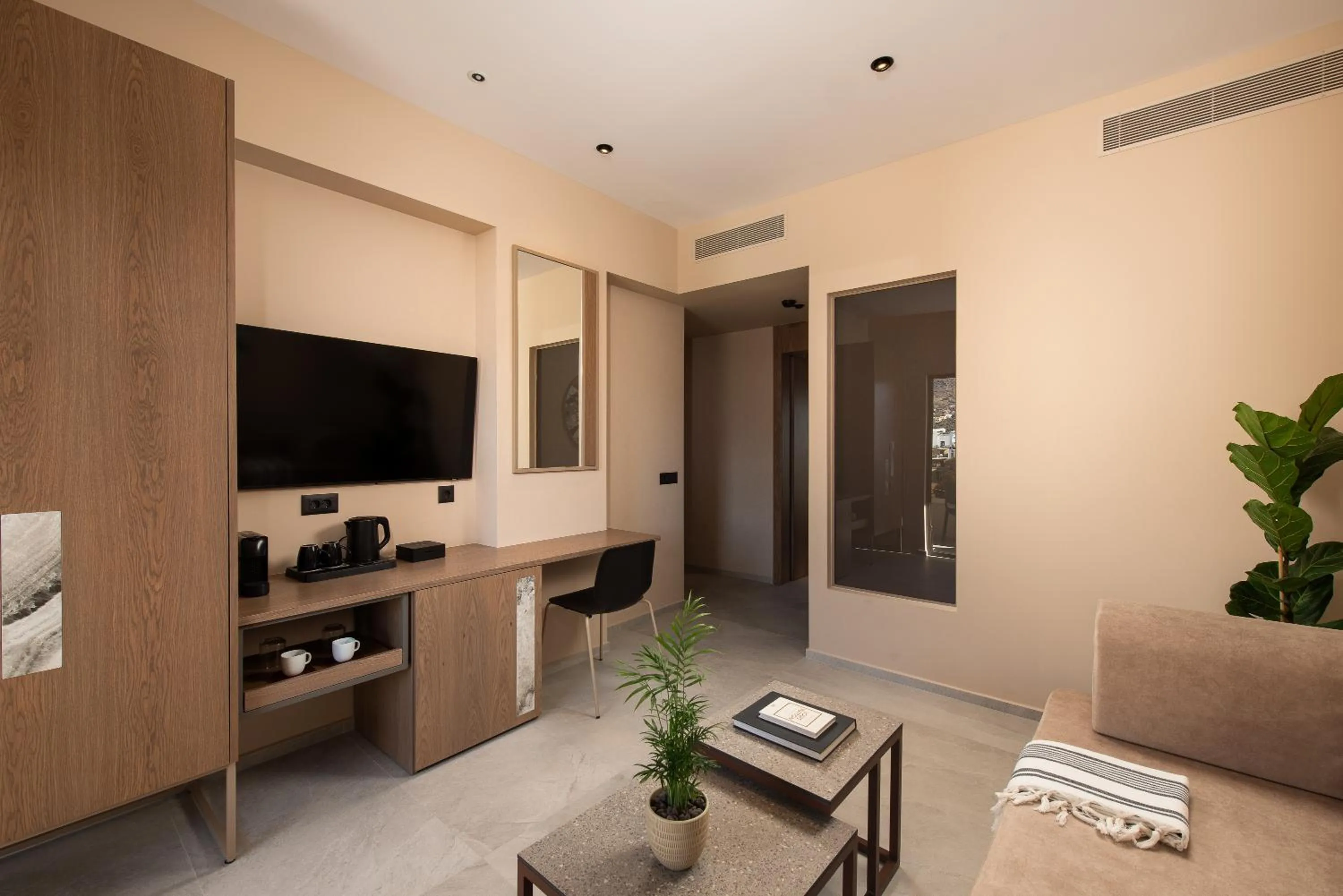 TV and multimedia in Cosmeen Lifestyle Boutique Stay