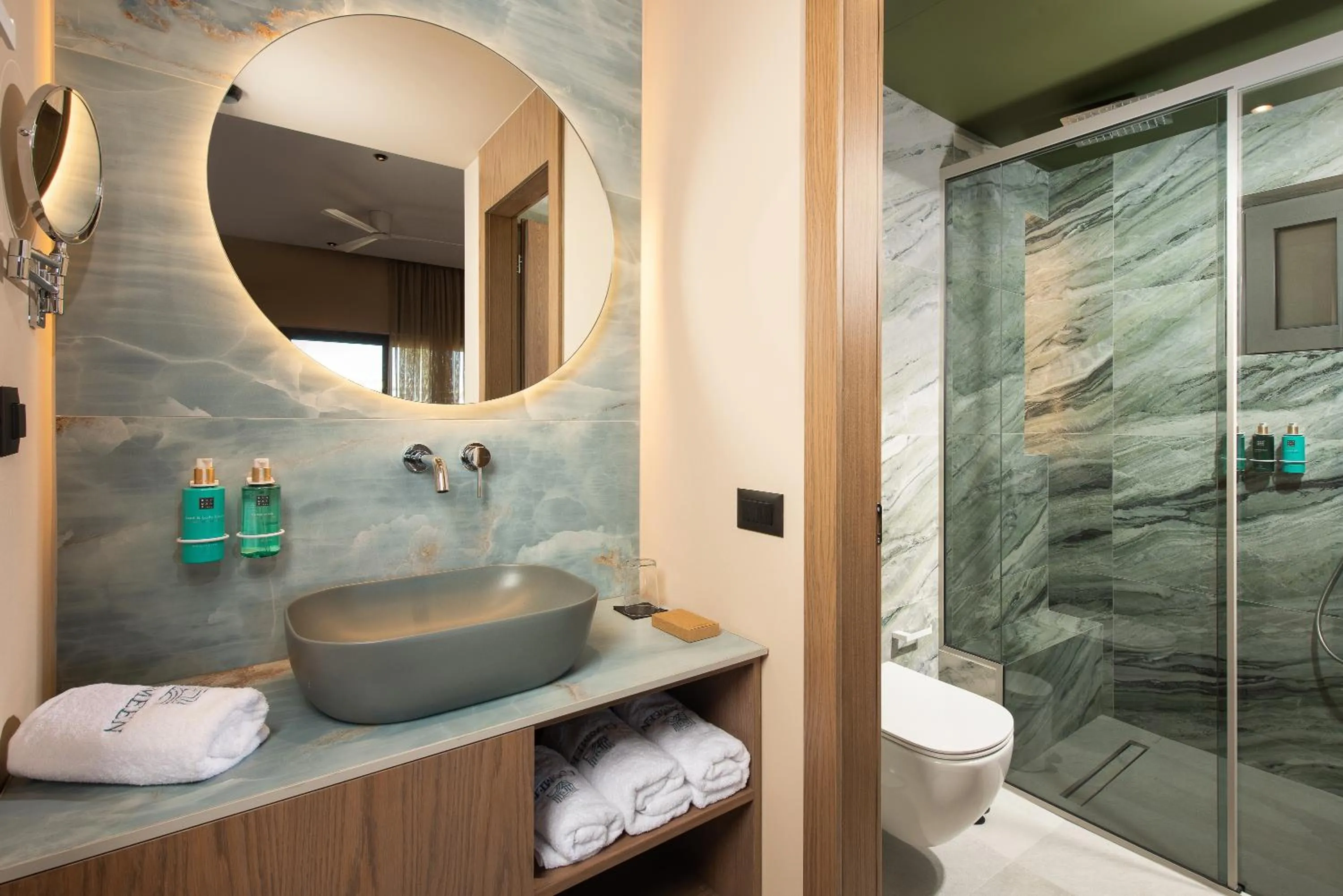 Shower in Cosmeen Lifestyle Boutique Stay