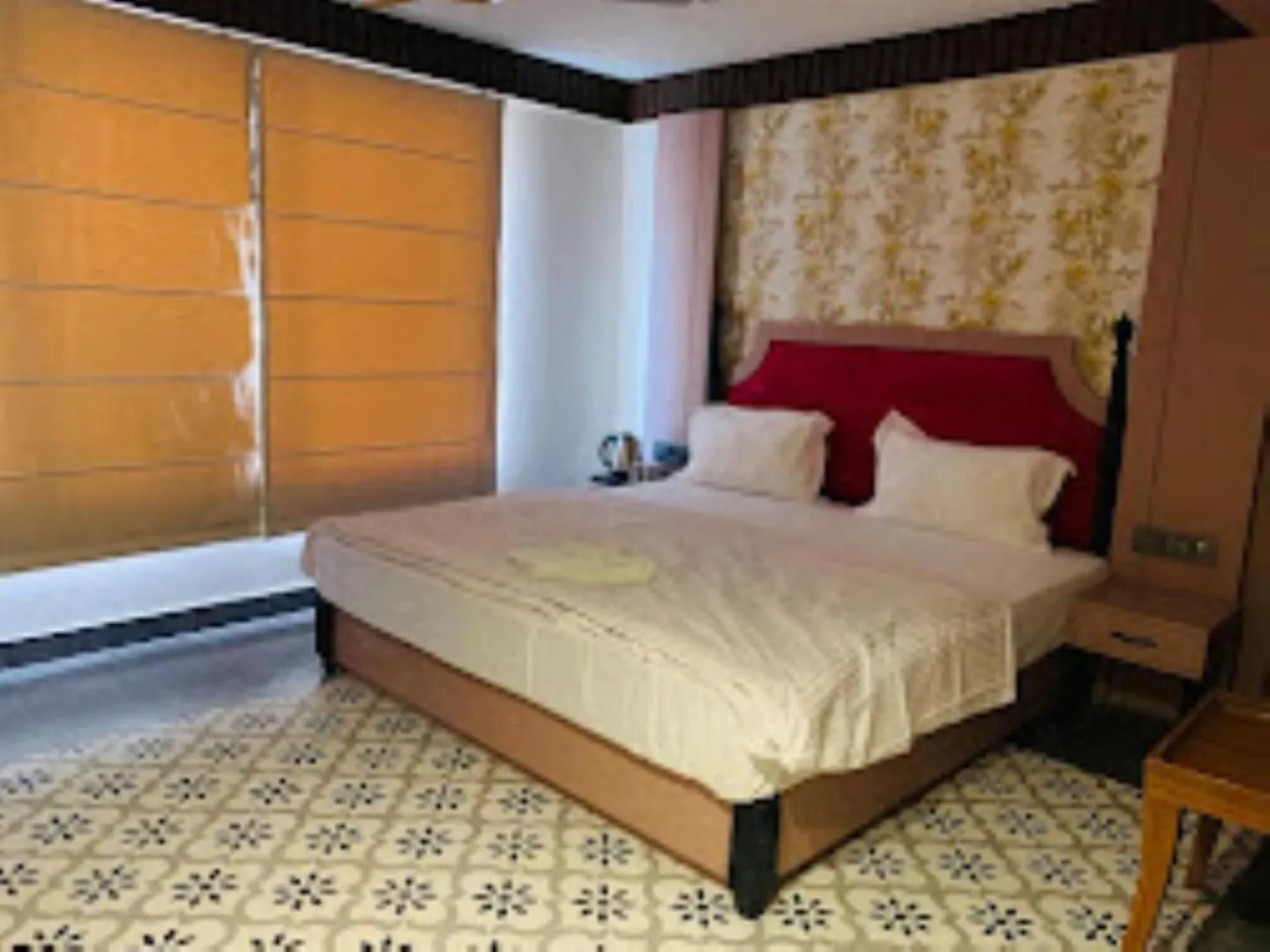 Bed in Hotel The Palassio , Kanpur