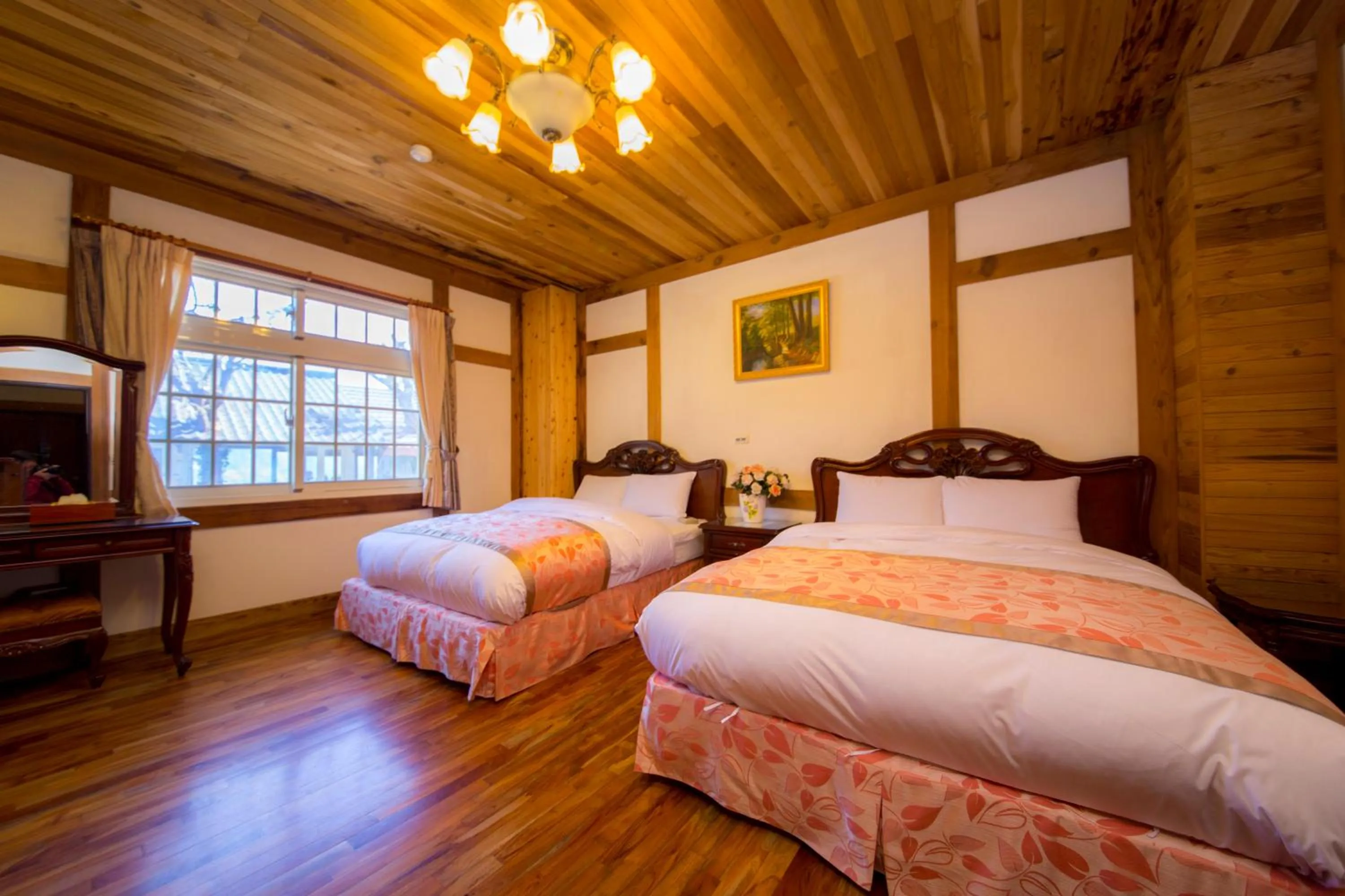 Photo of the whole room, Bed in The Cotswolds Villa