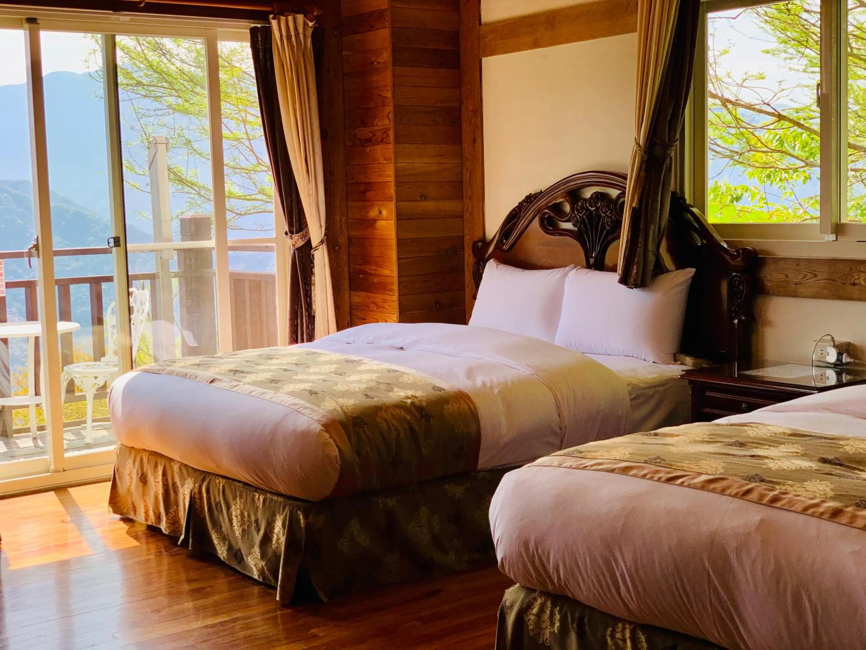 Bed in The Cotswolds Villa