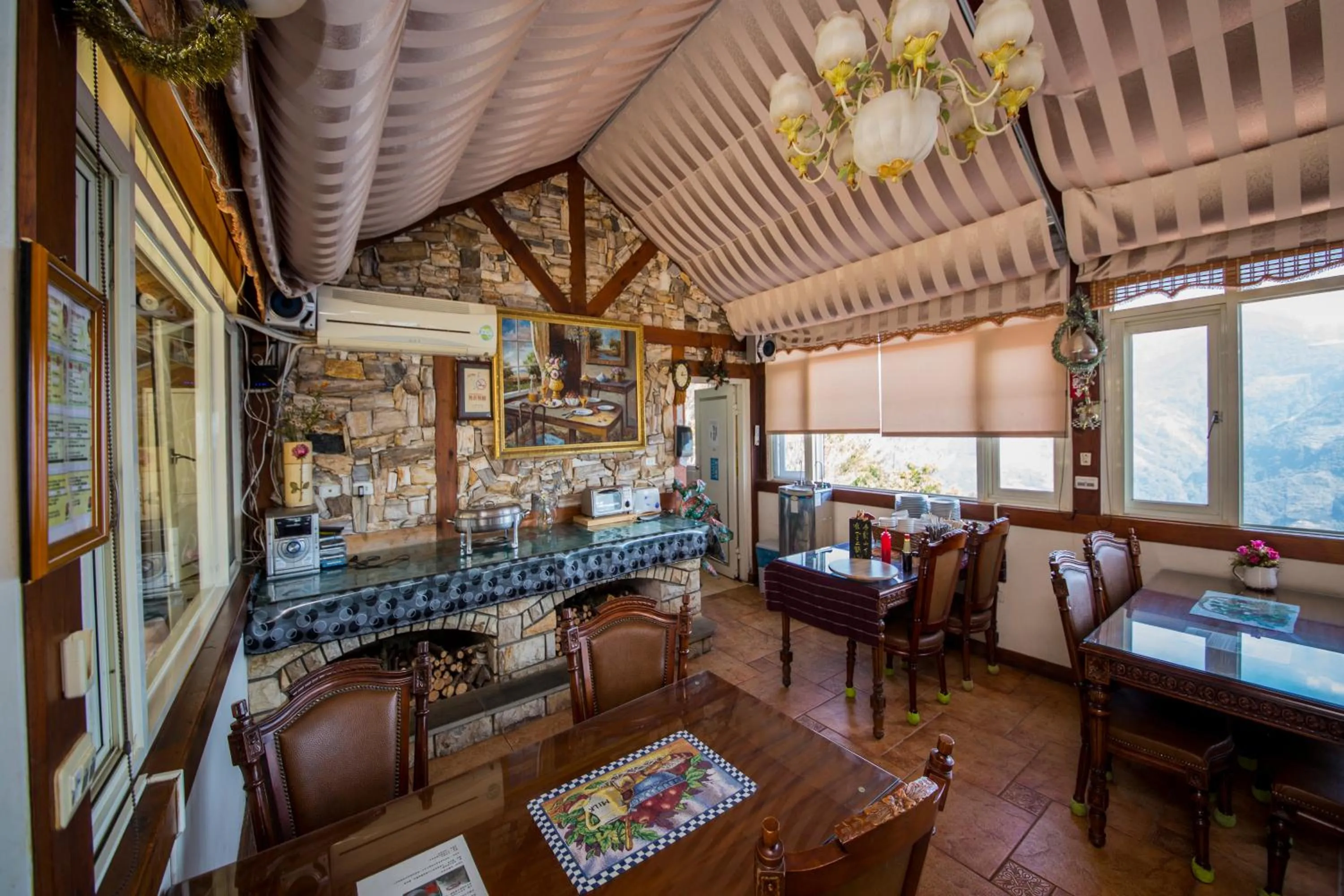 Restaurant/places to eat in The Cotswolds Villa