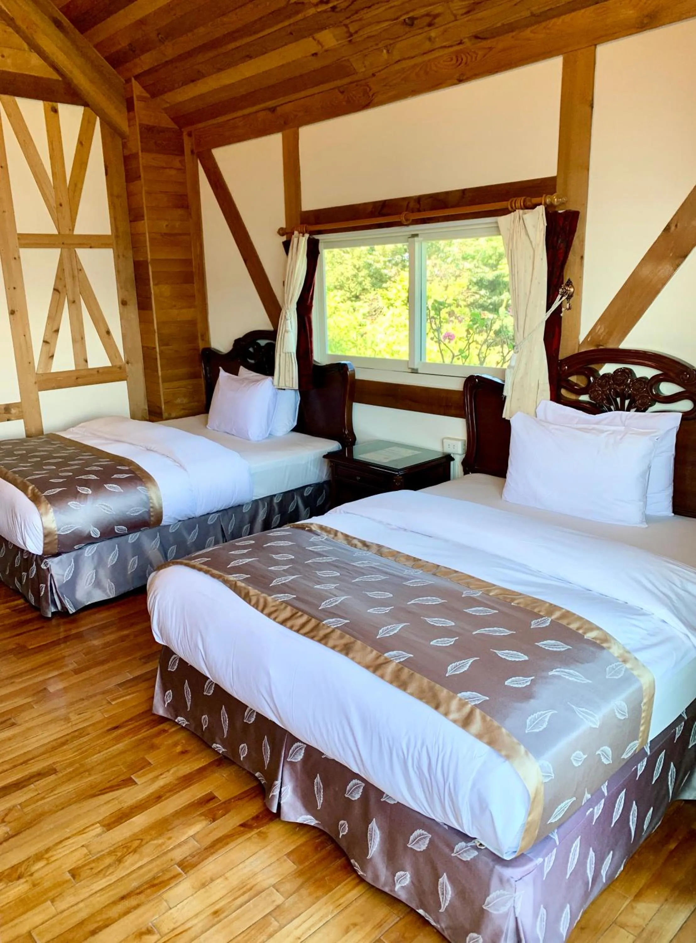 Bed in The Cotswolds Villa