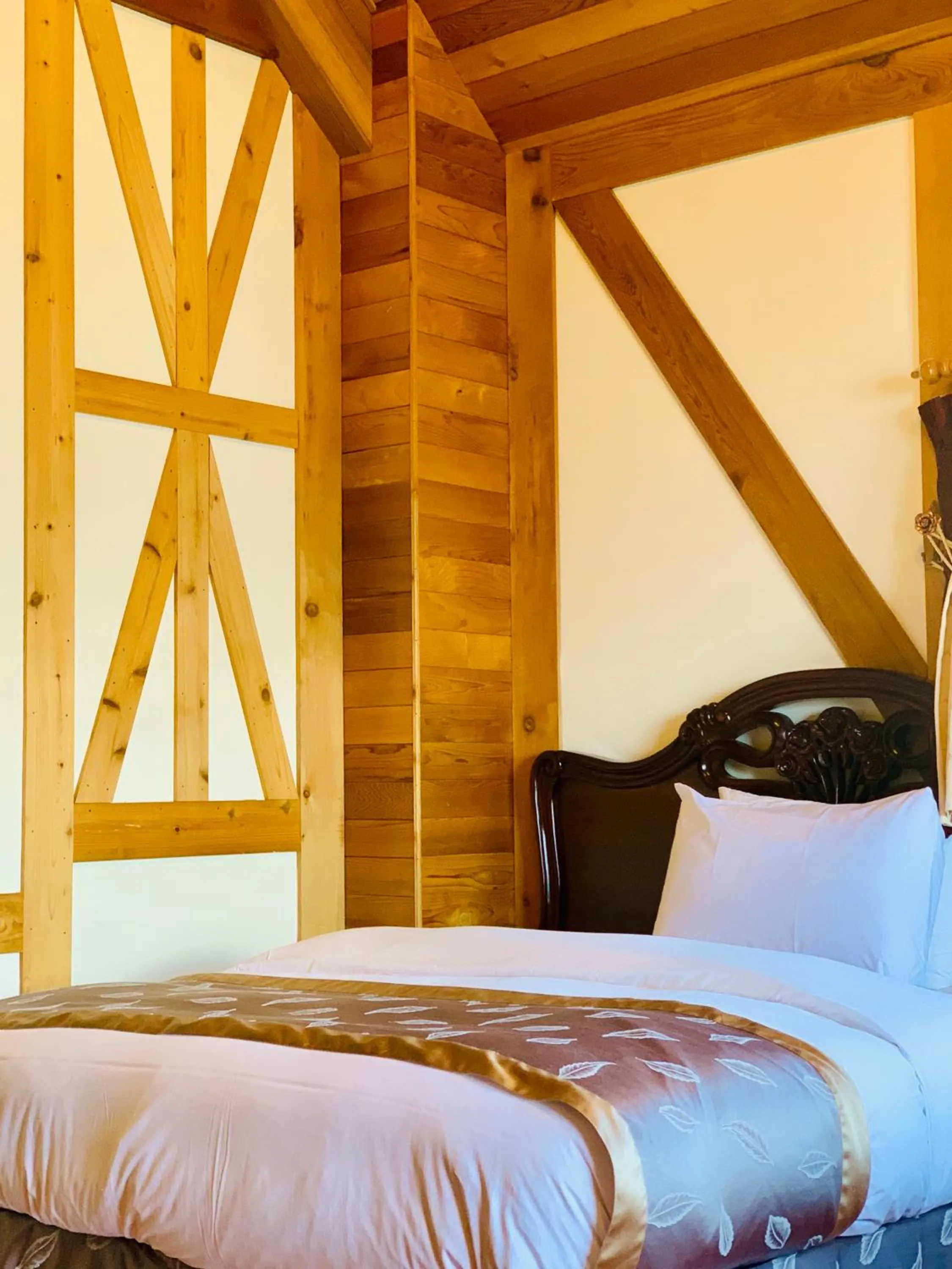 Bed in The Cotswolds Villa