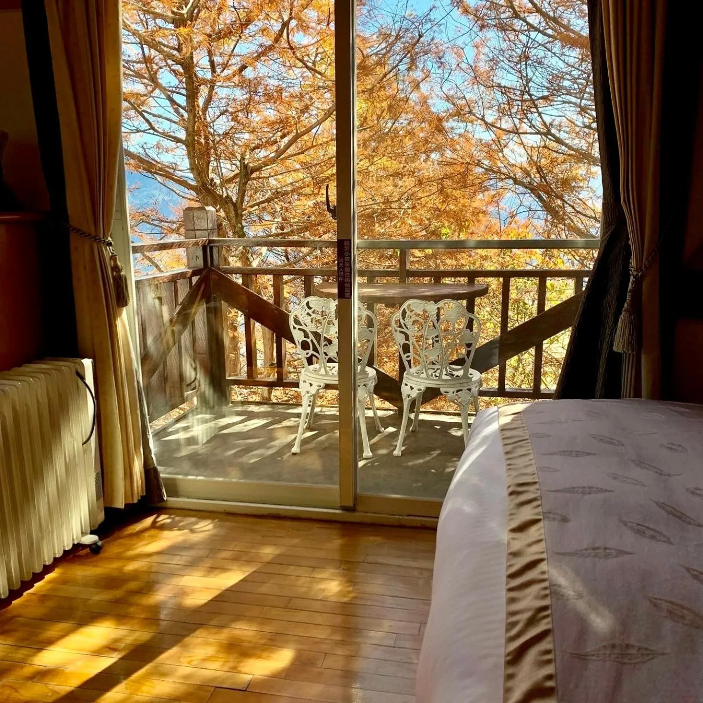 Garden, Bed in The Cotswolds Villa