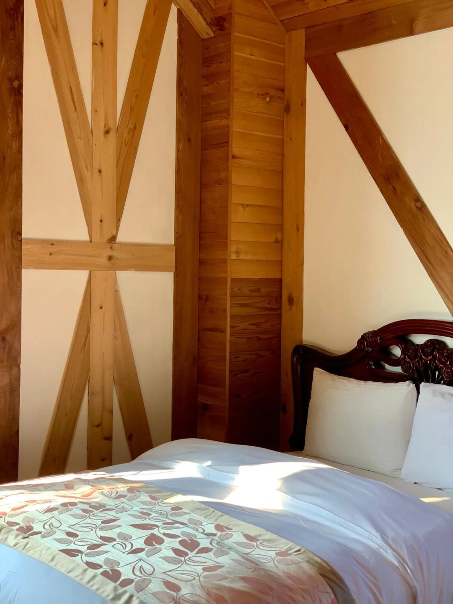 Bed in The Cotswolds Villa